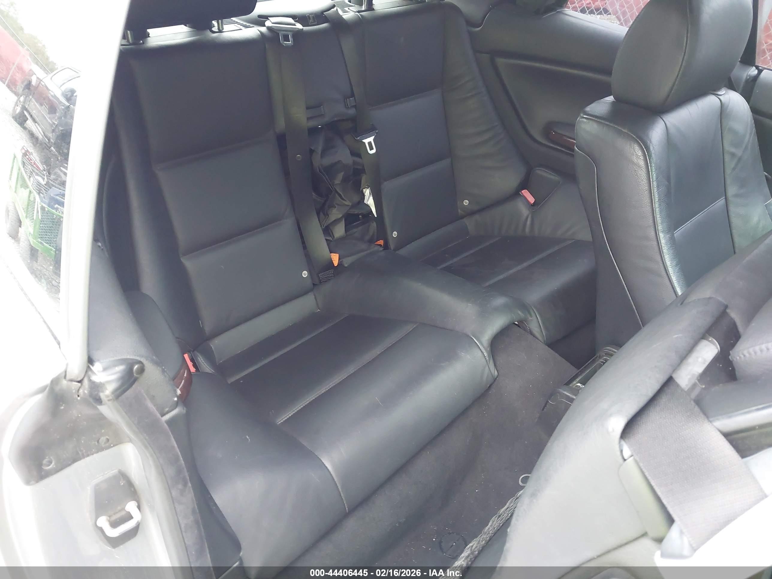 BMW 330CI image 8