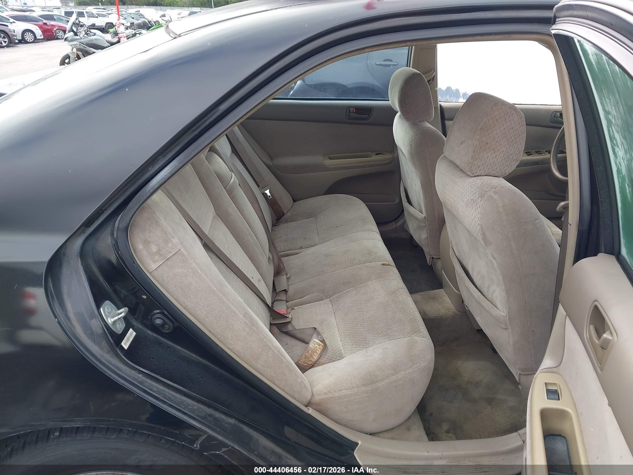 TOYOTA CAMRY image 8