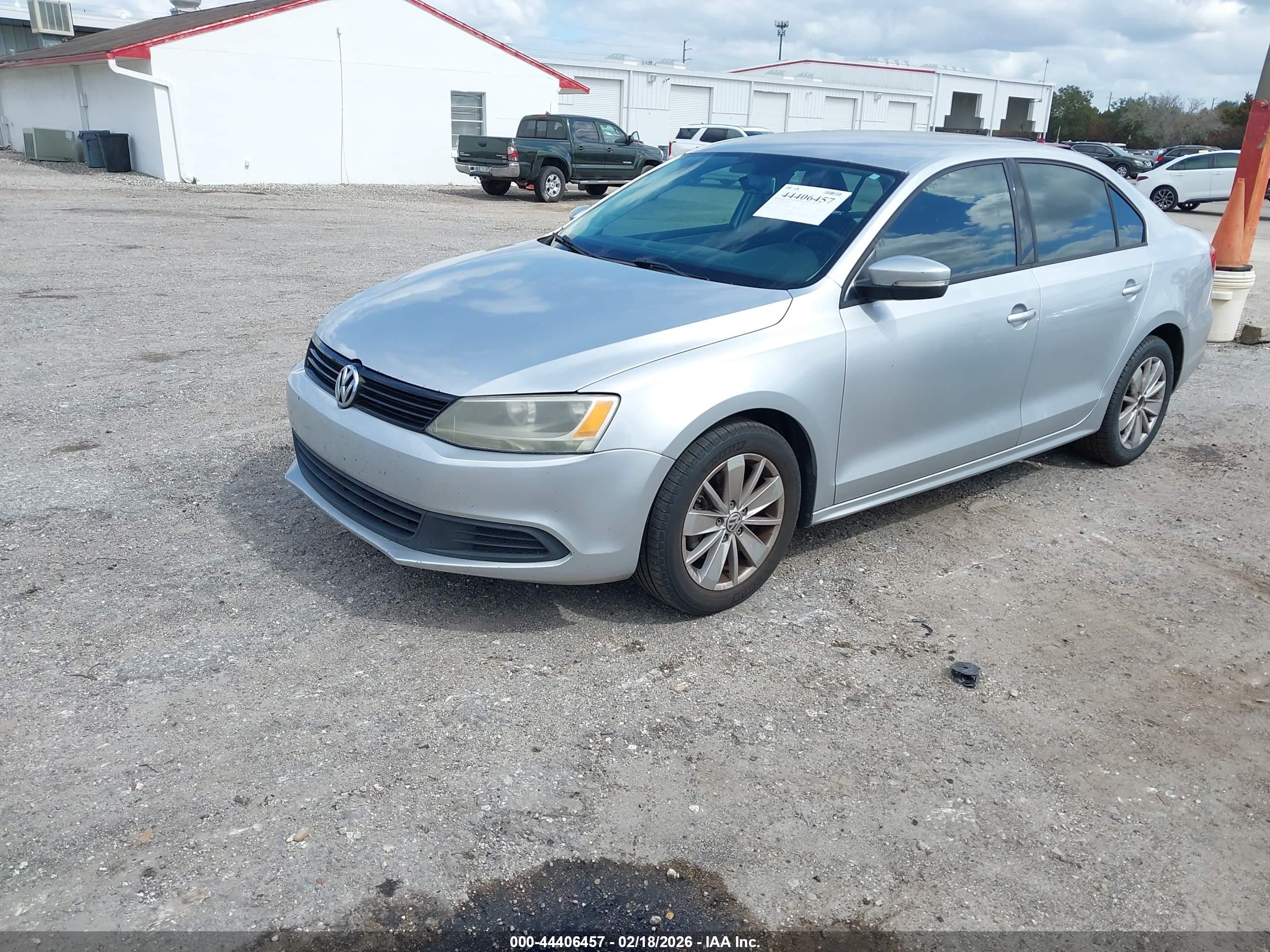 VOLKSWAGEN JETTA image 2