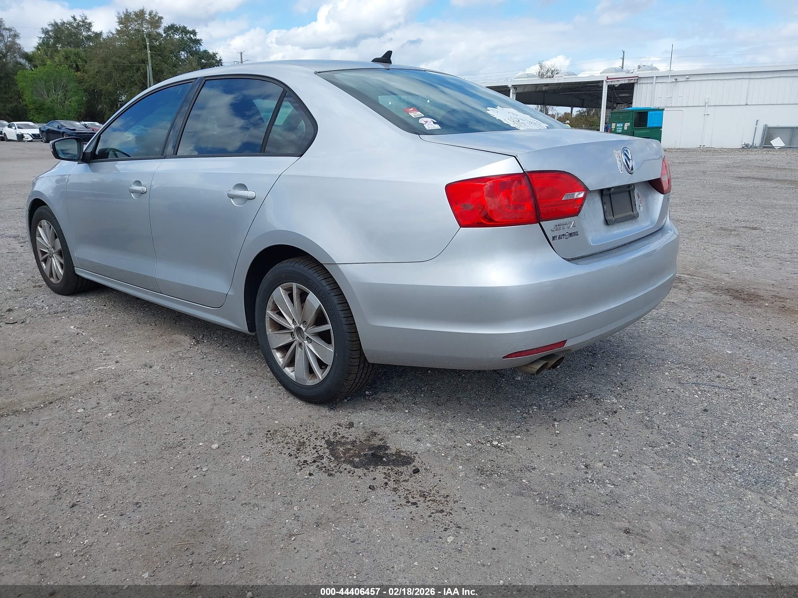 VOLKSWAGEN JETTA image 3