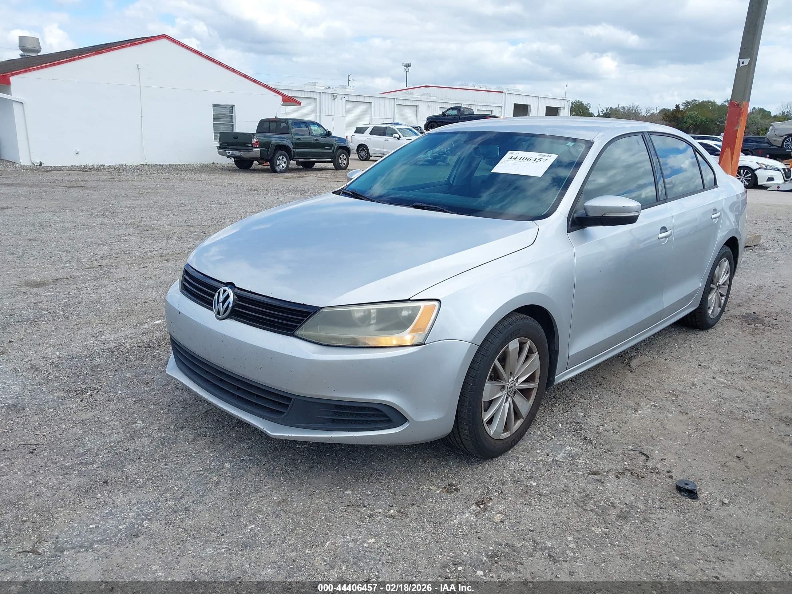 VOLKSWAGEN JETTA image 6