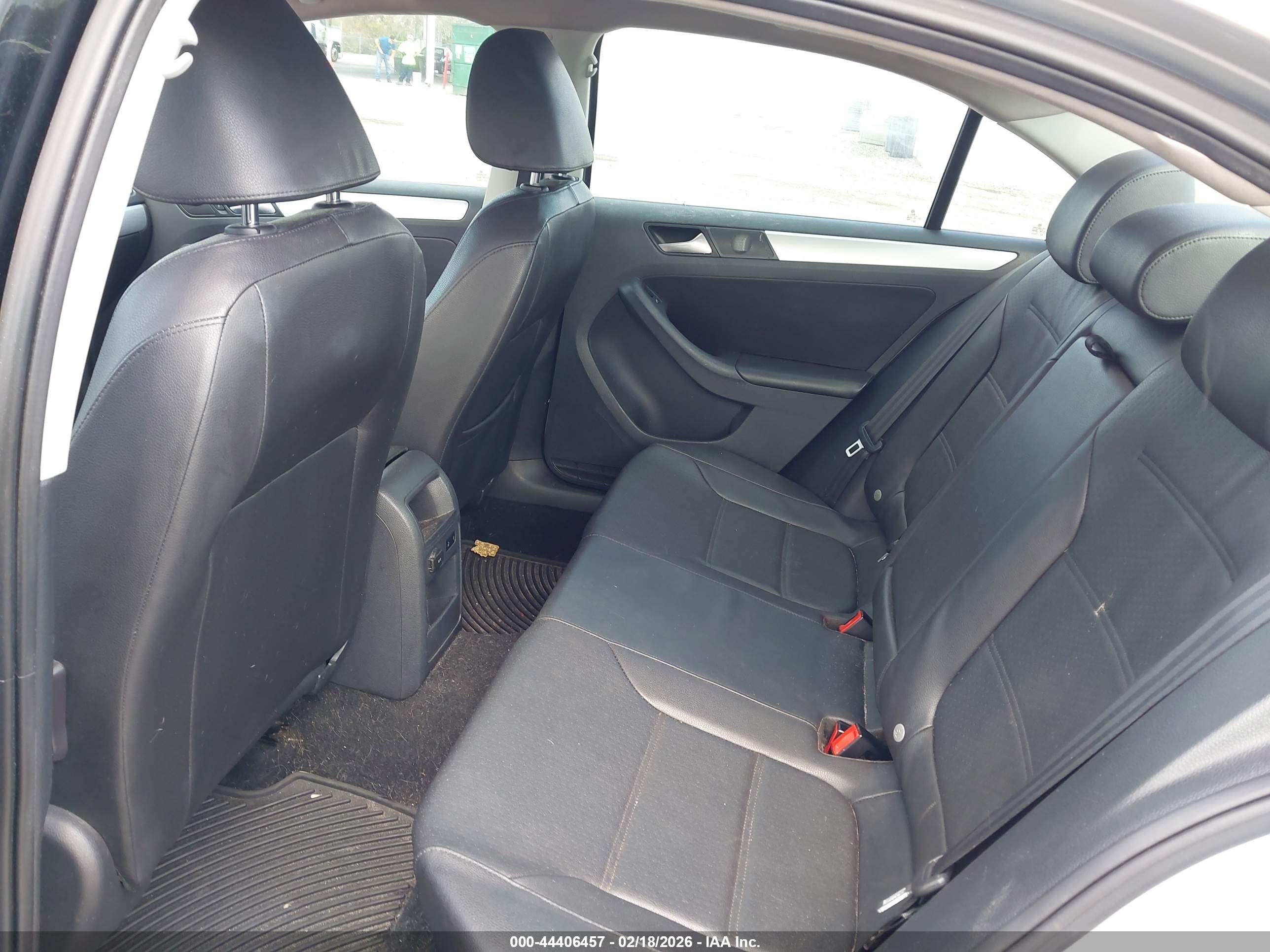 VOLKSWAGEN JETTA image 8