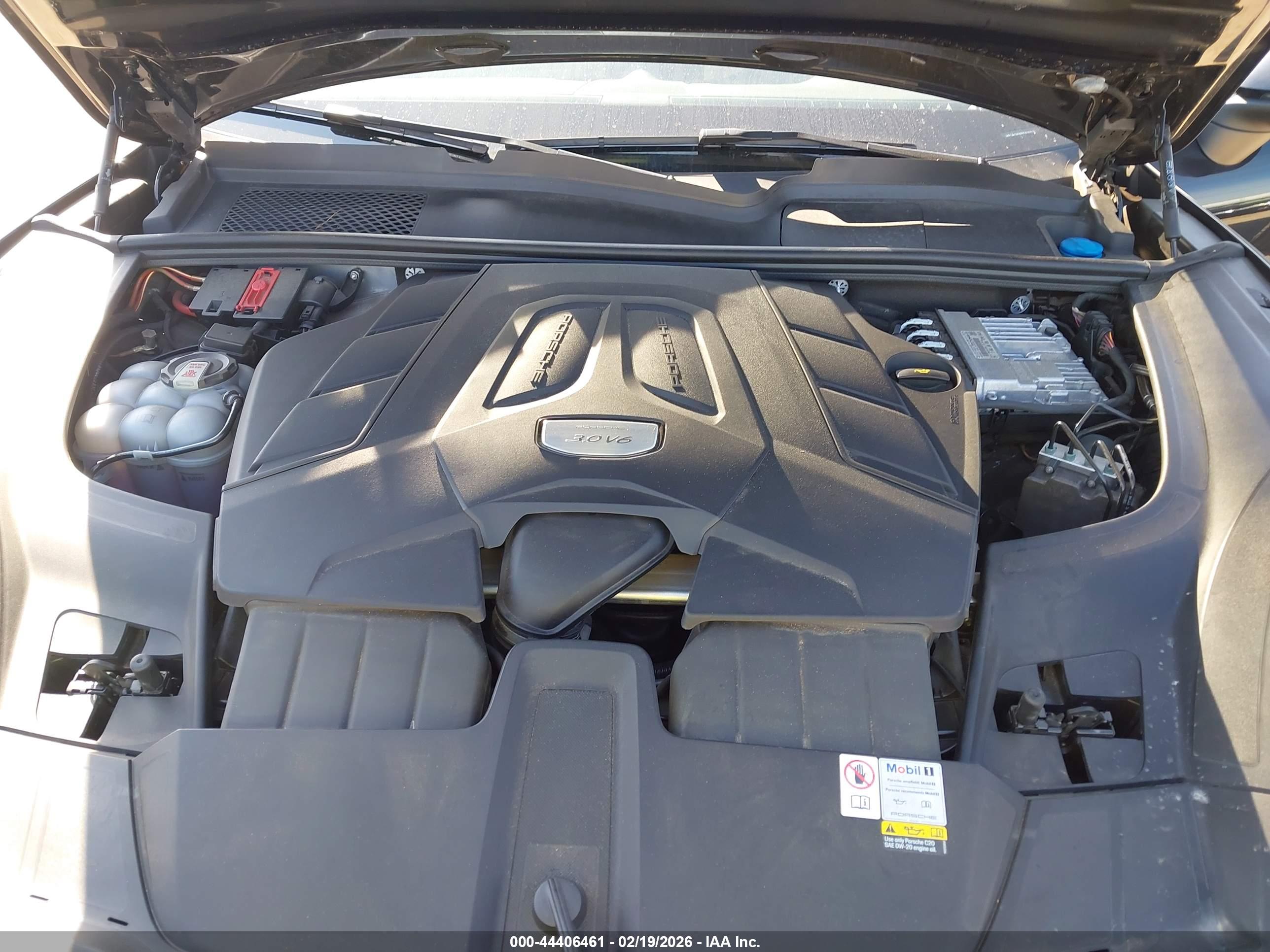PORSCHE CAYENNE image 10