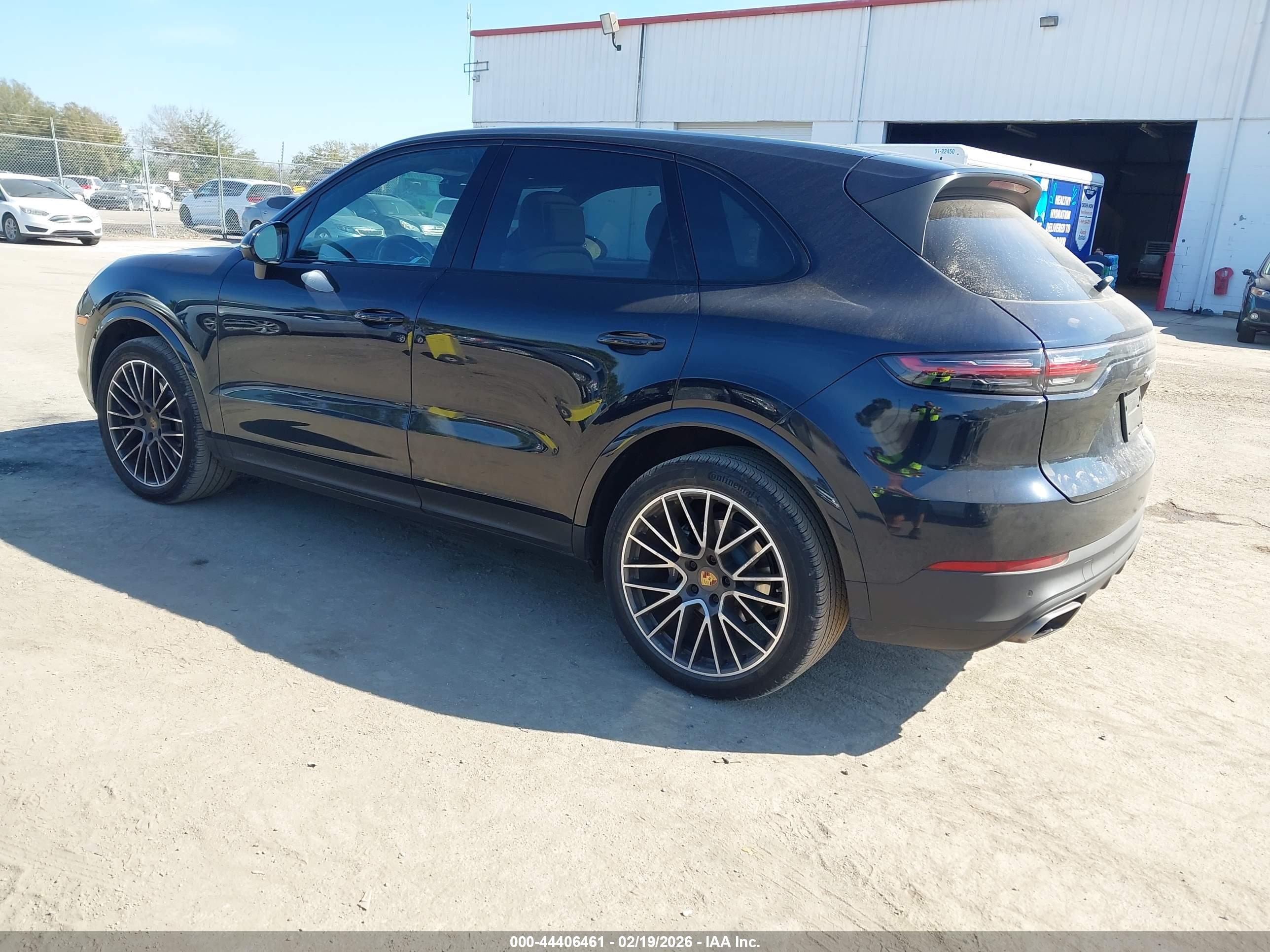 PORSCHE CAYENNE image 3