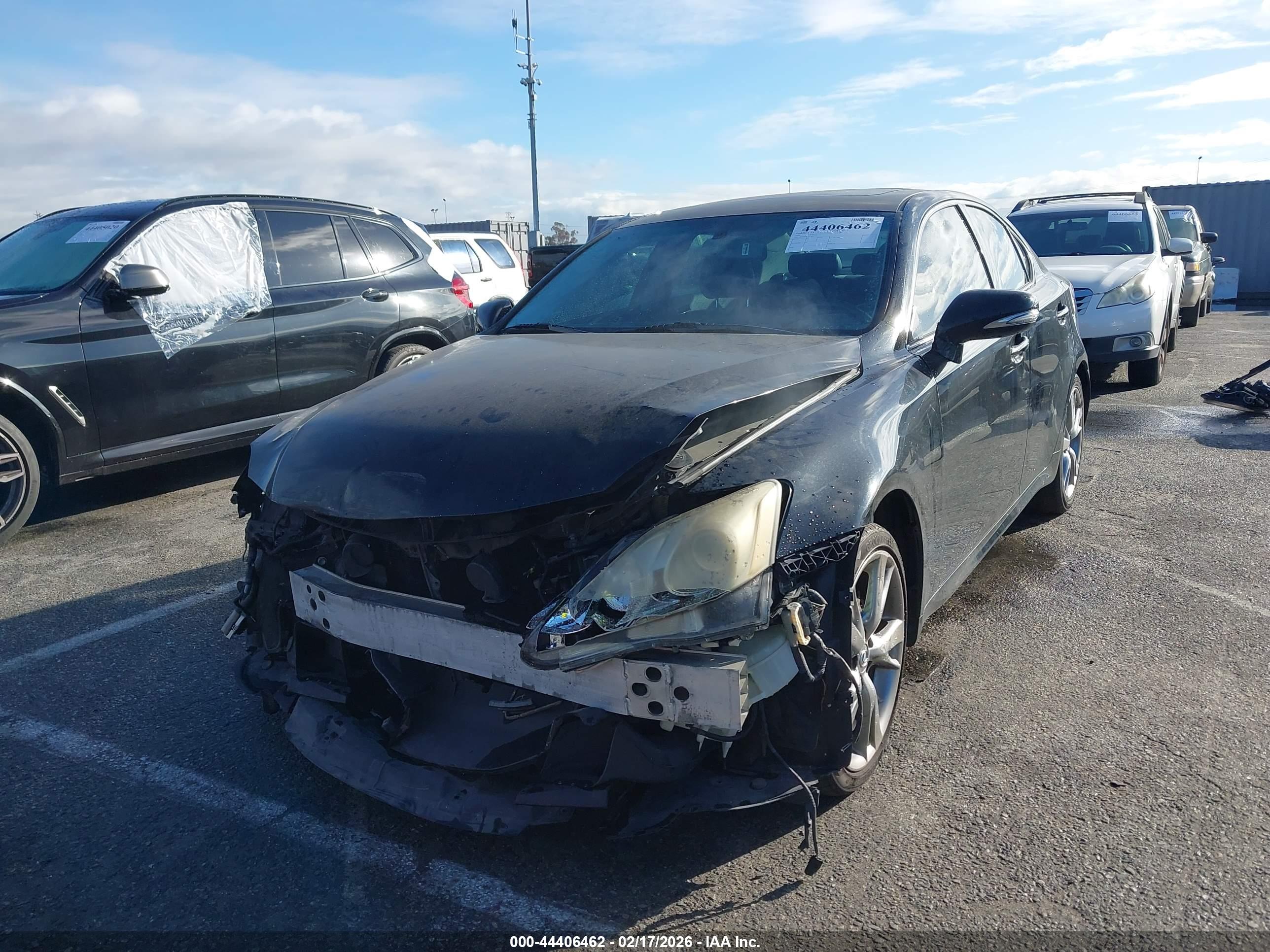 LEXUS IS image 2