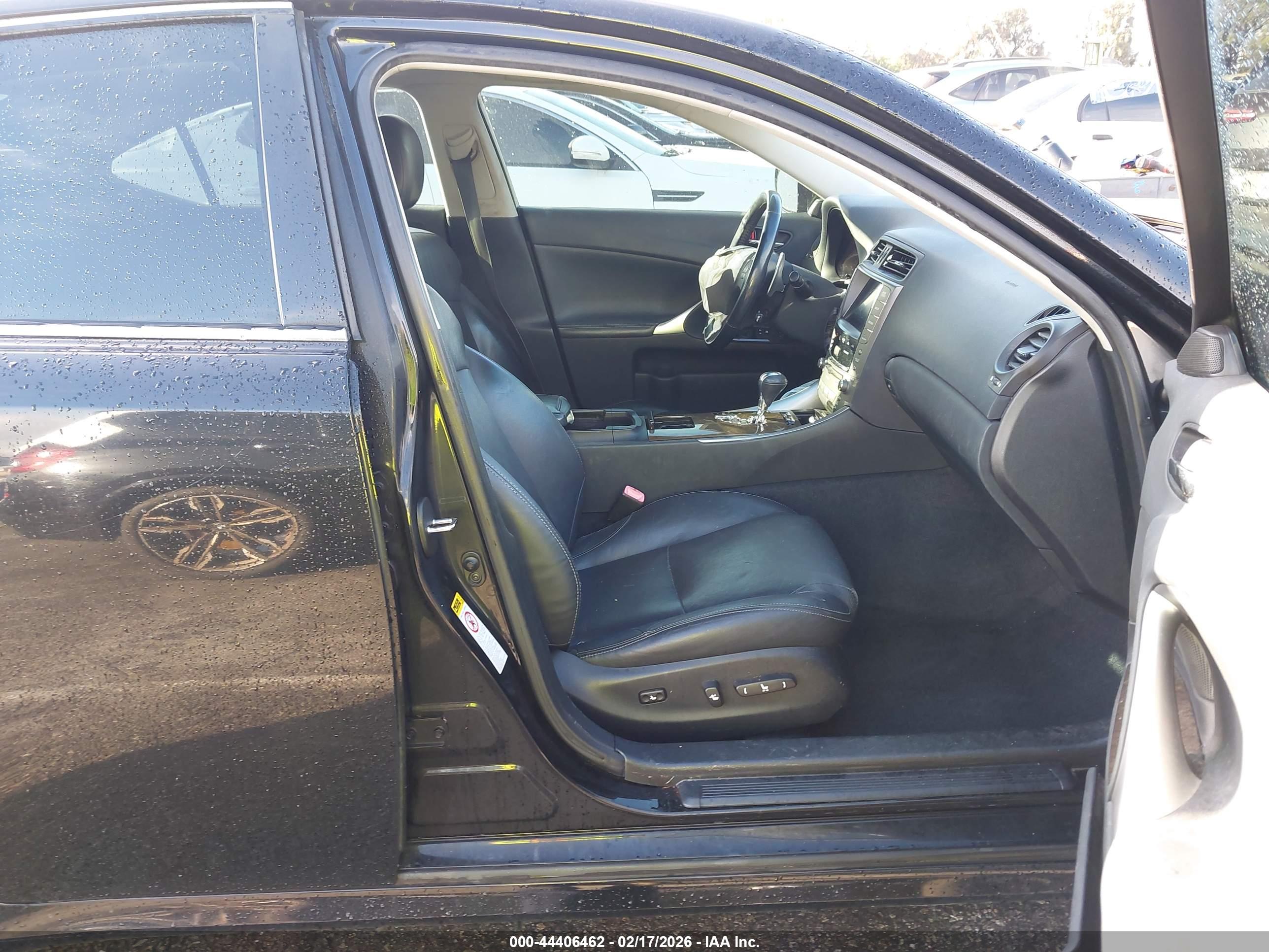 LEXUS IS image 5