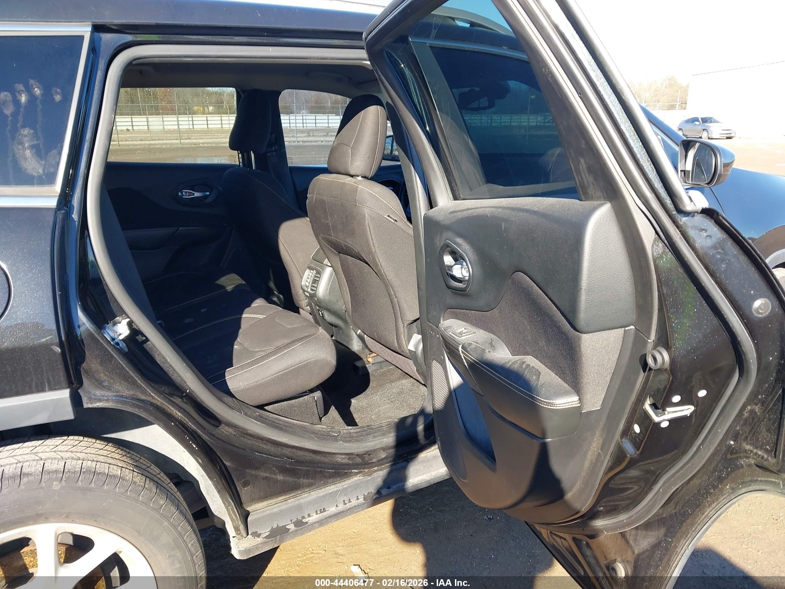 JEEP CHEROKEE image 8