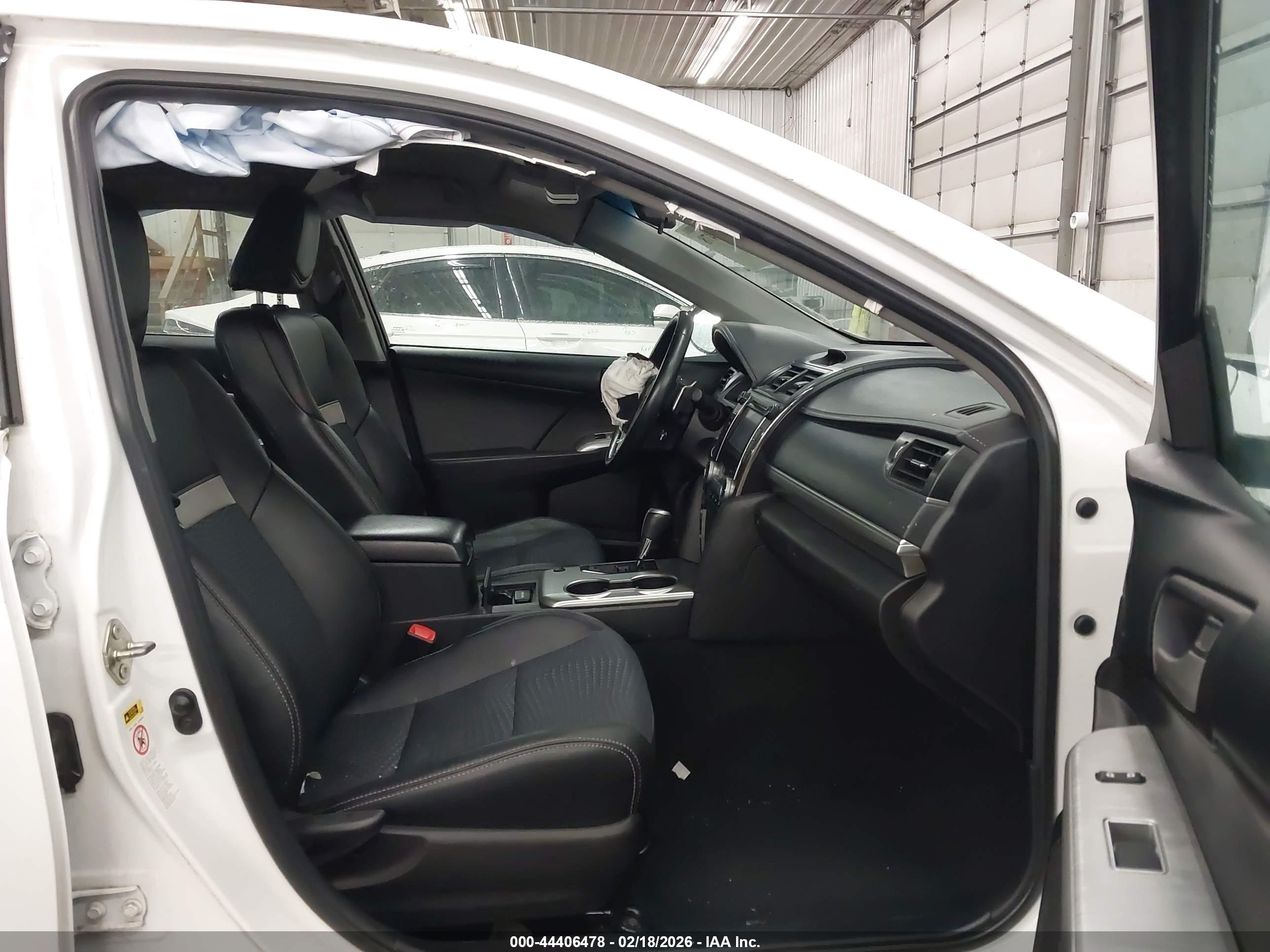 TOYOTA CAMRY image 5