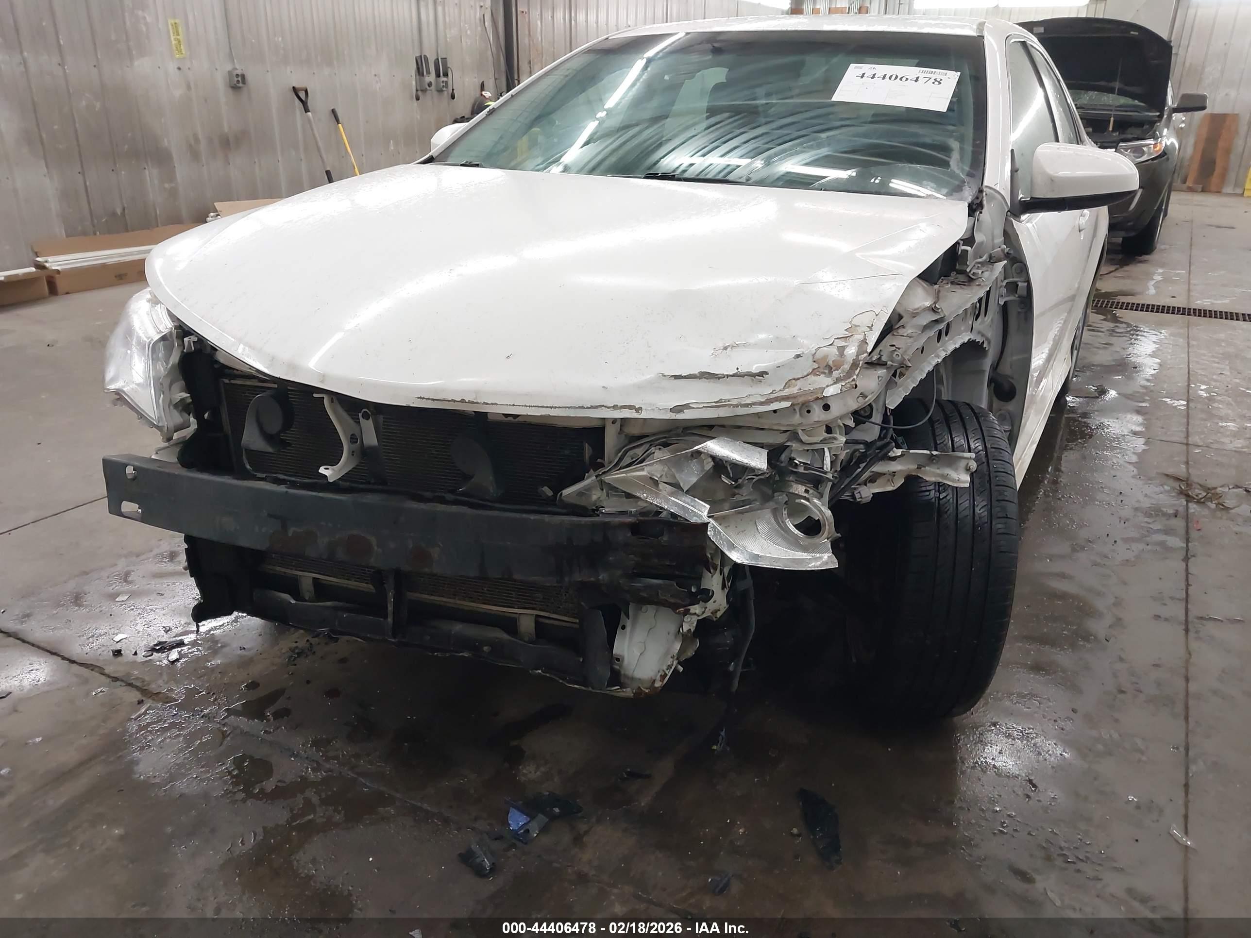 TOYOTA CAMRY image 6