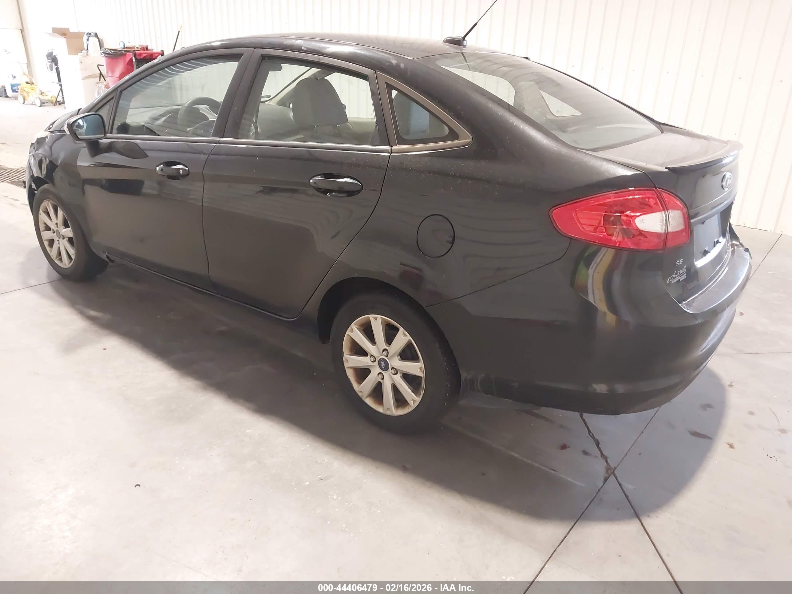 FORD FIESTA image 3