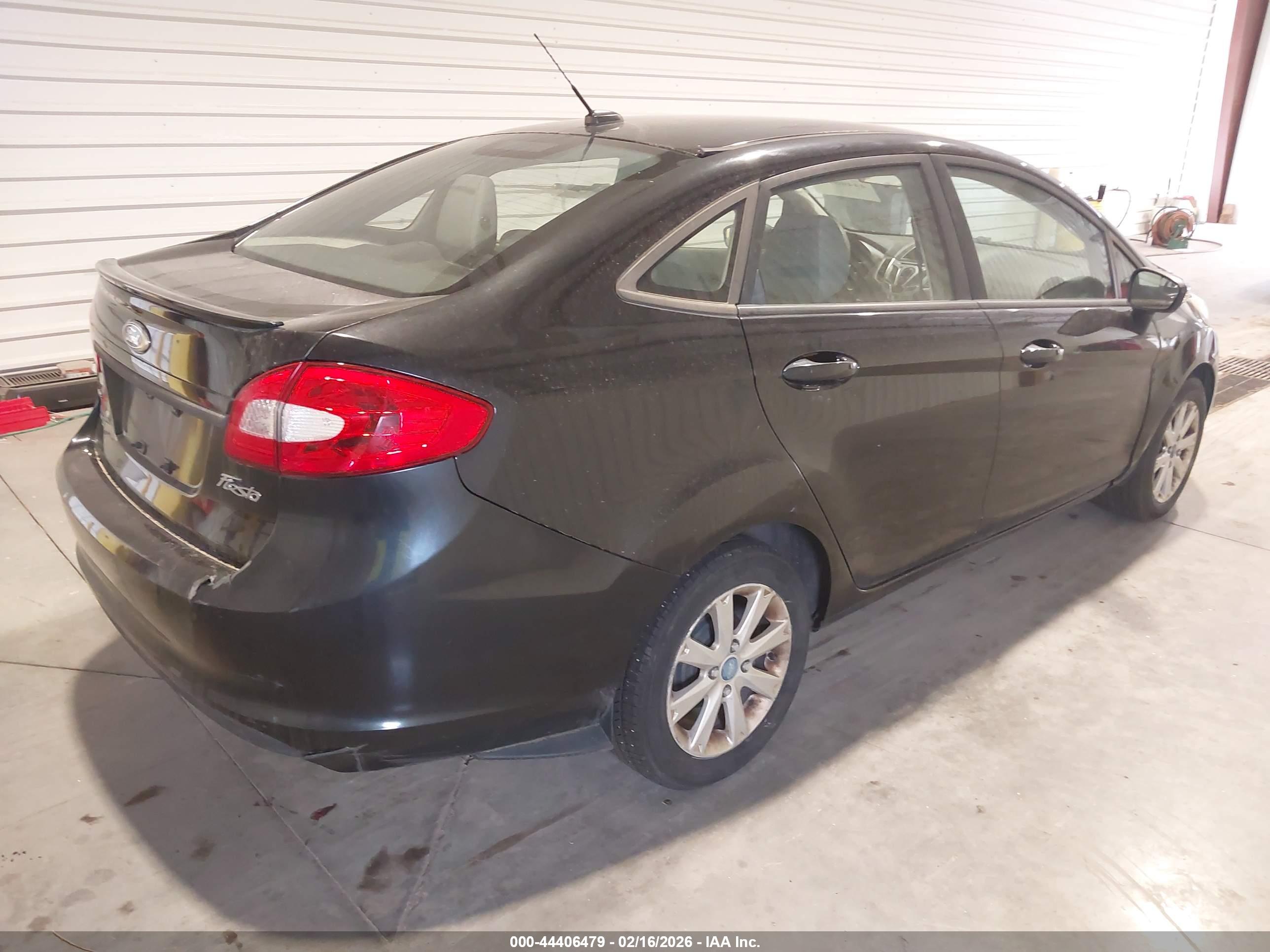 FORD FIESTA image 4