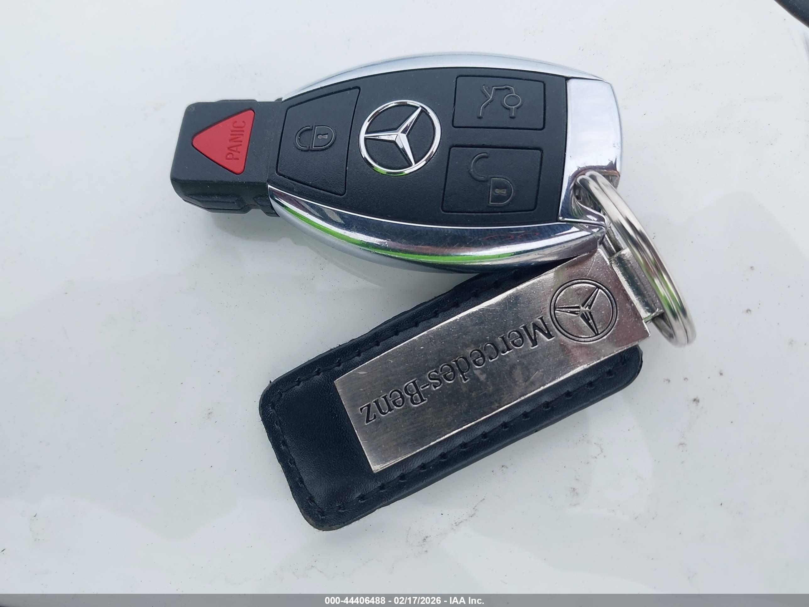 MERCEDES-BENZ E image 11