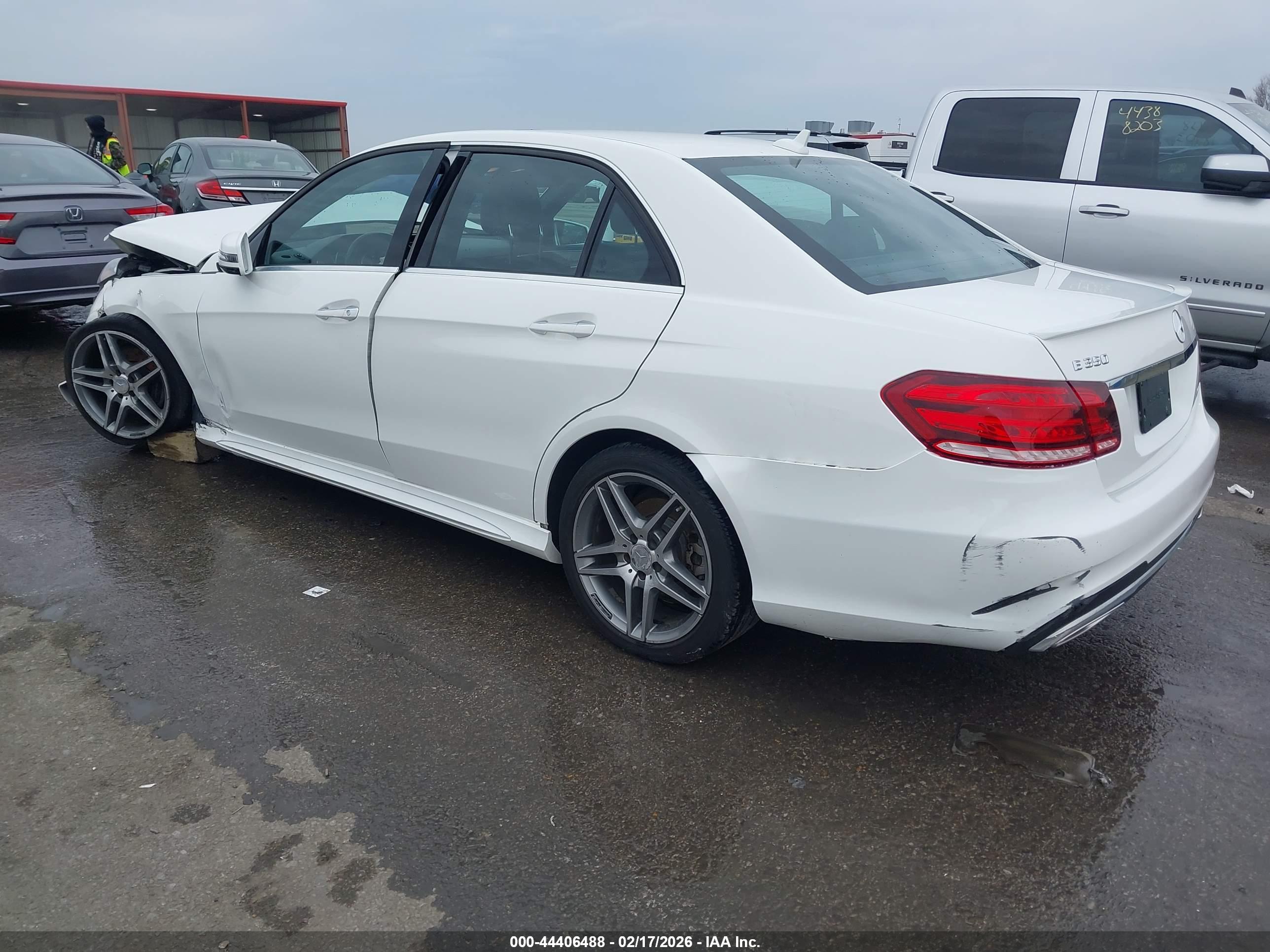 MERCEDES-BENZ E image 3