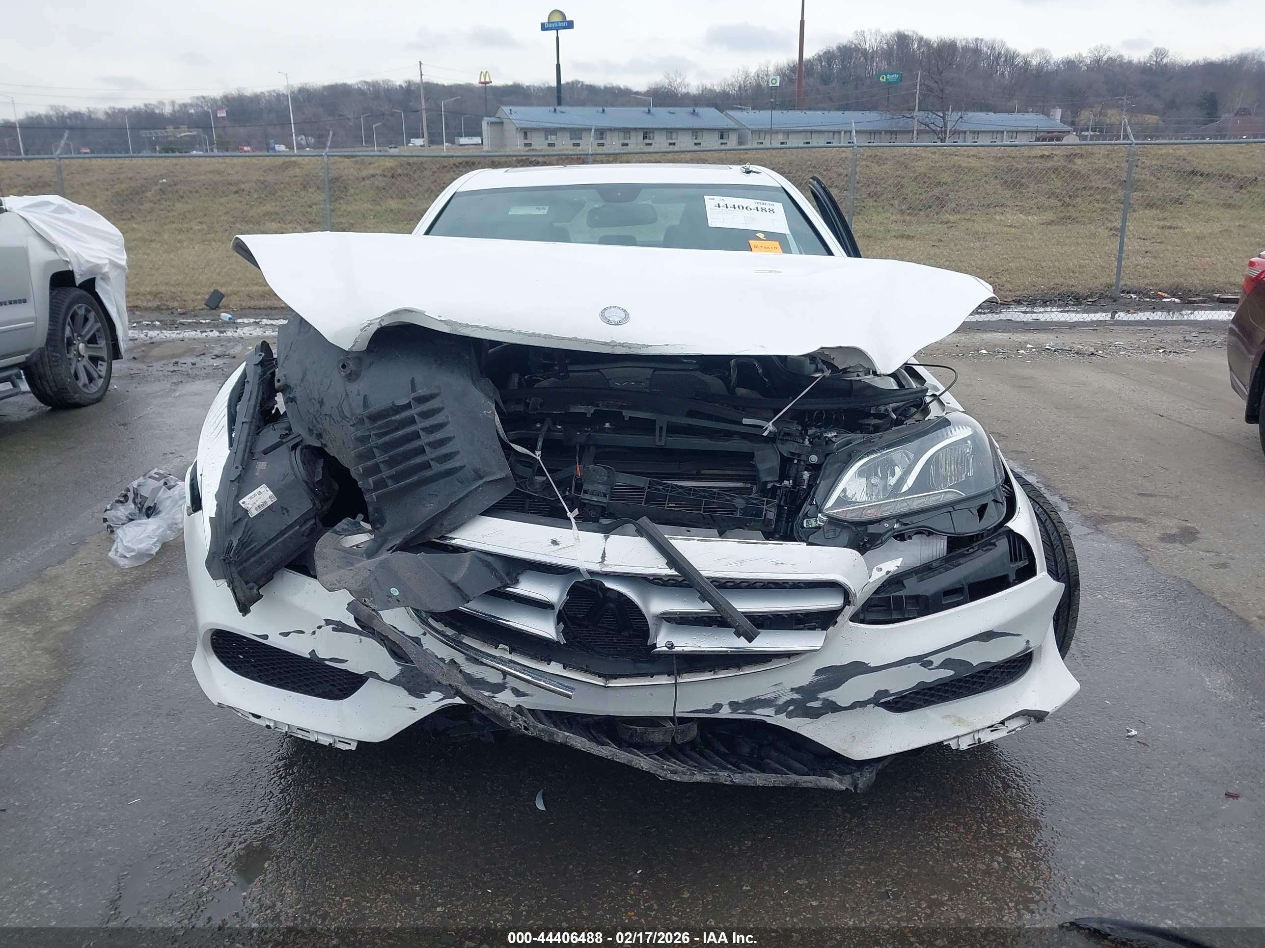 MERCEDES-BENZ E image 6
