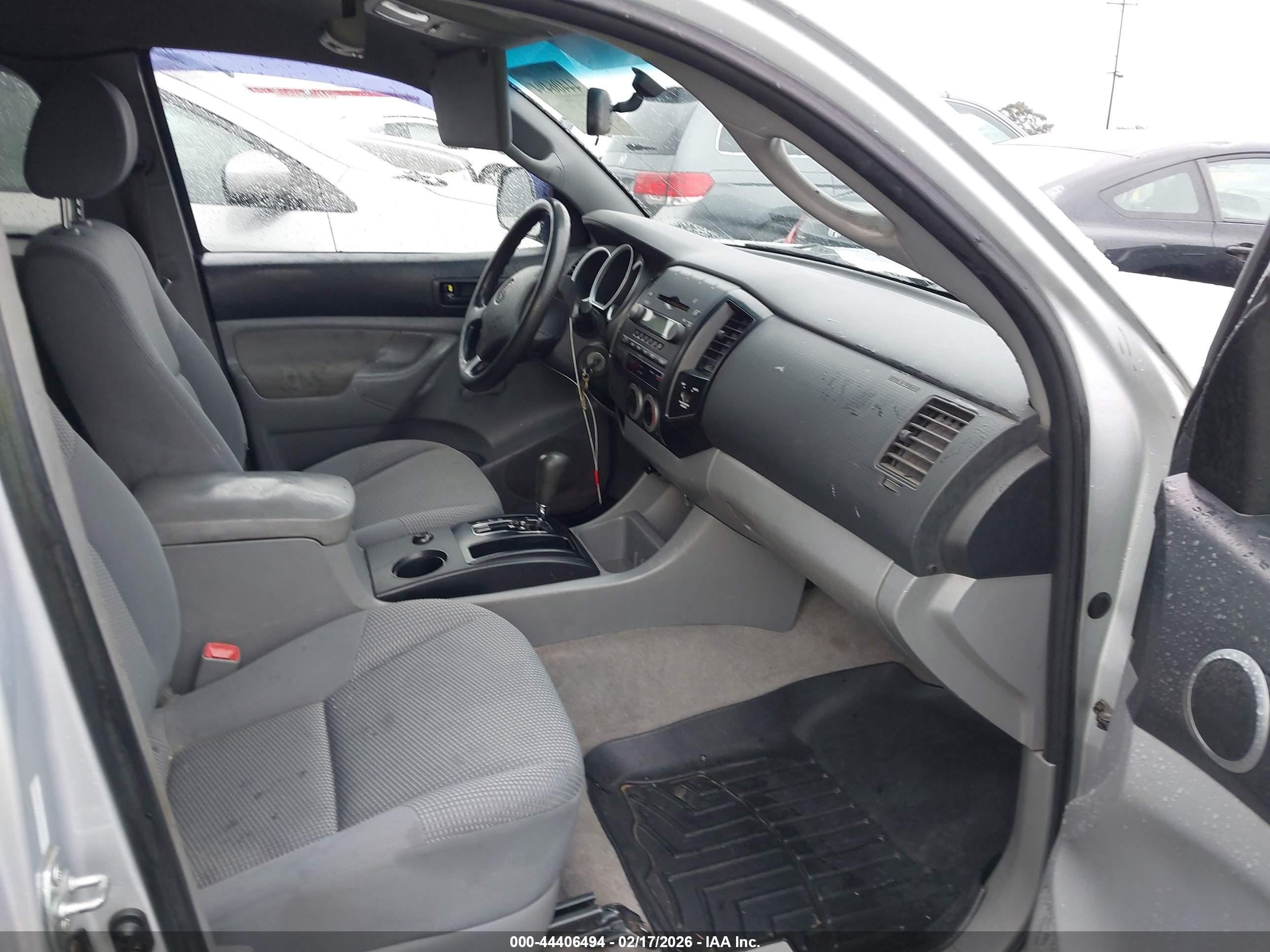 TOYOTA TACOMA image 5