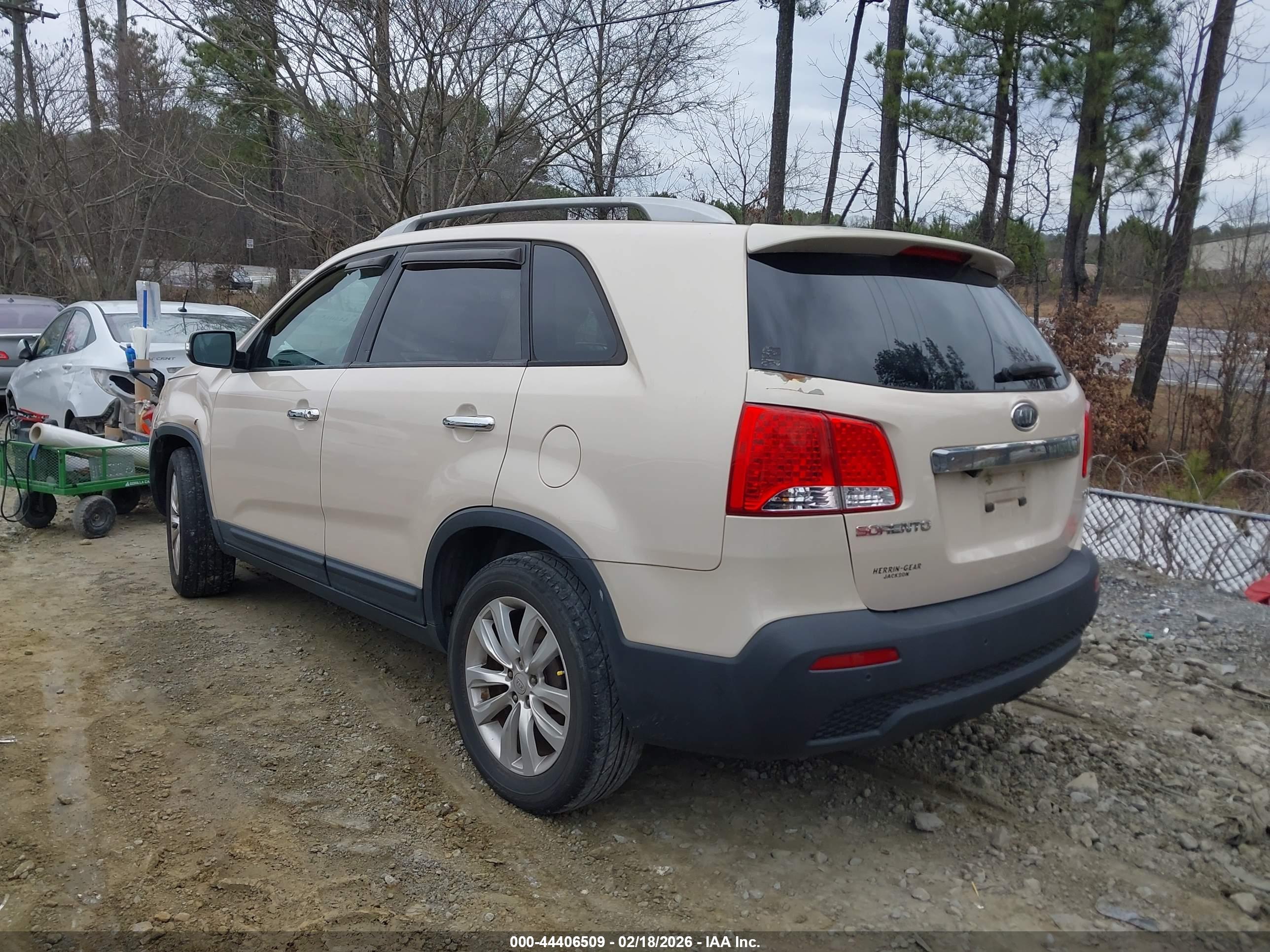 KIA SORENTO image 3