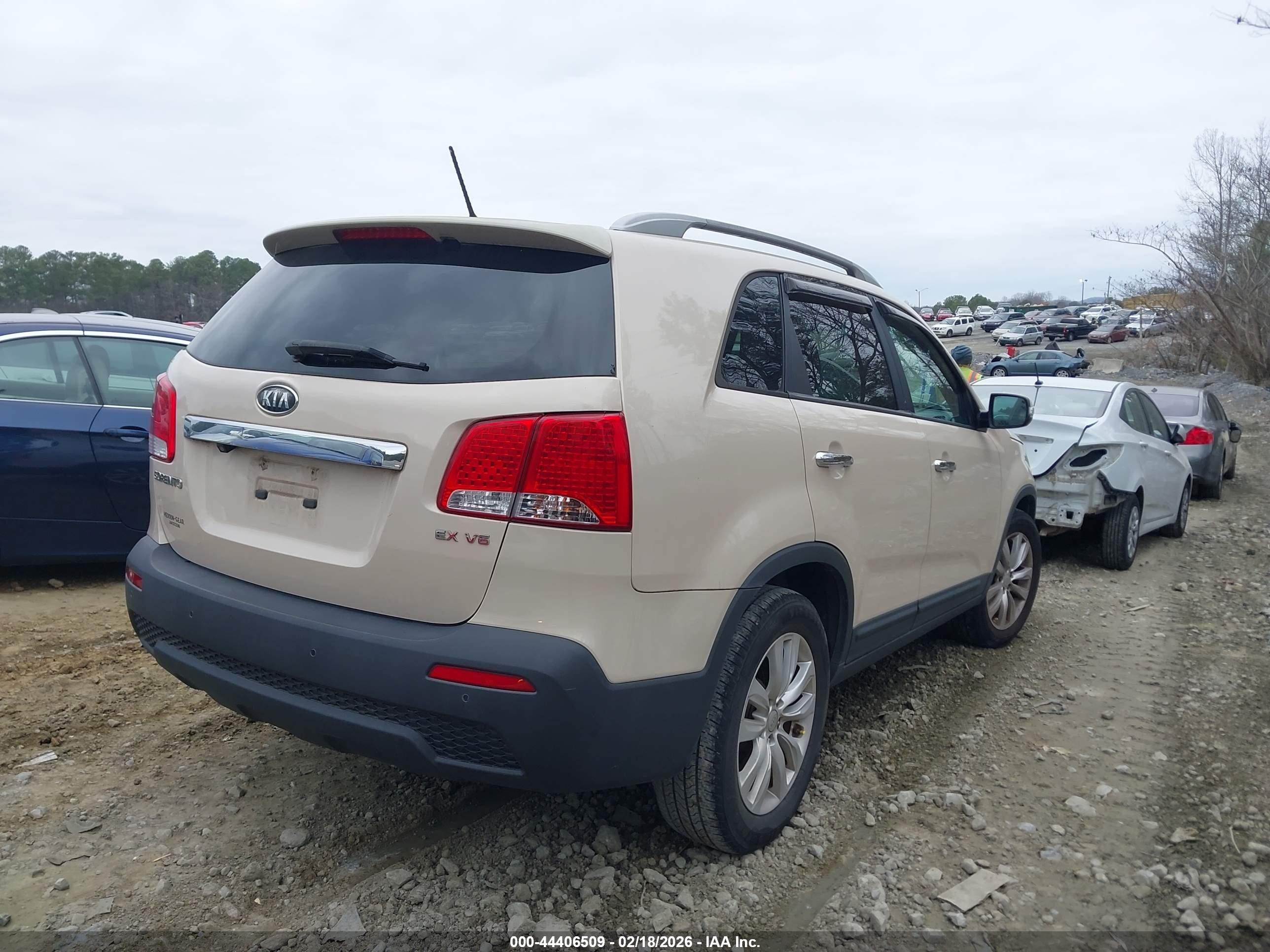 KIA SORENTO image 4