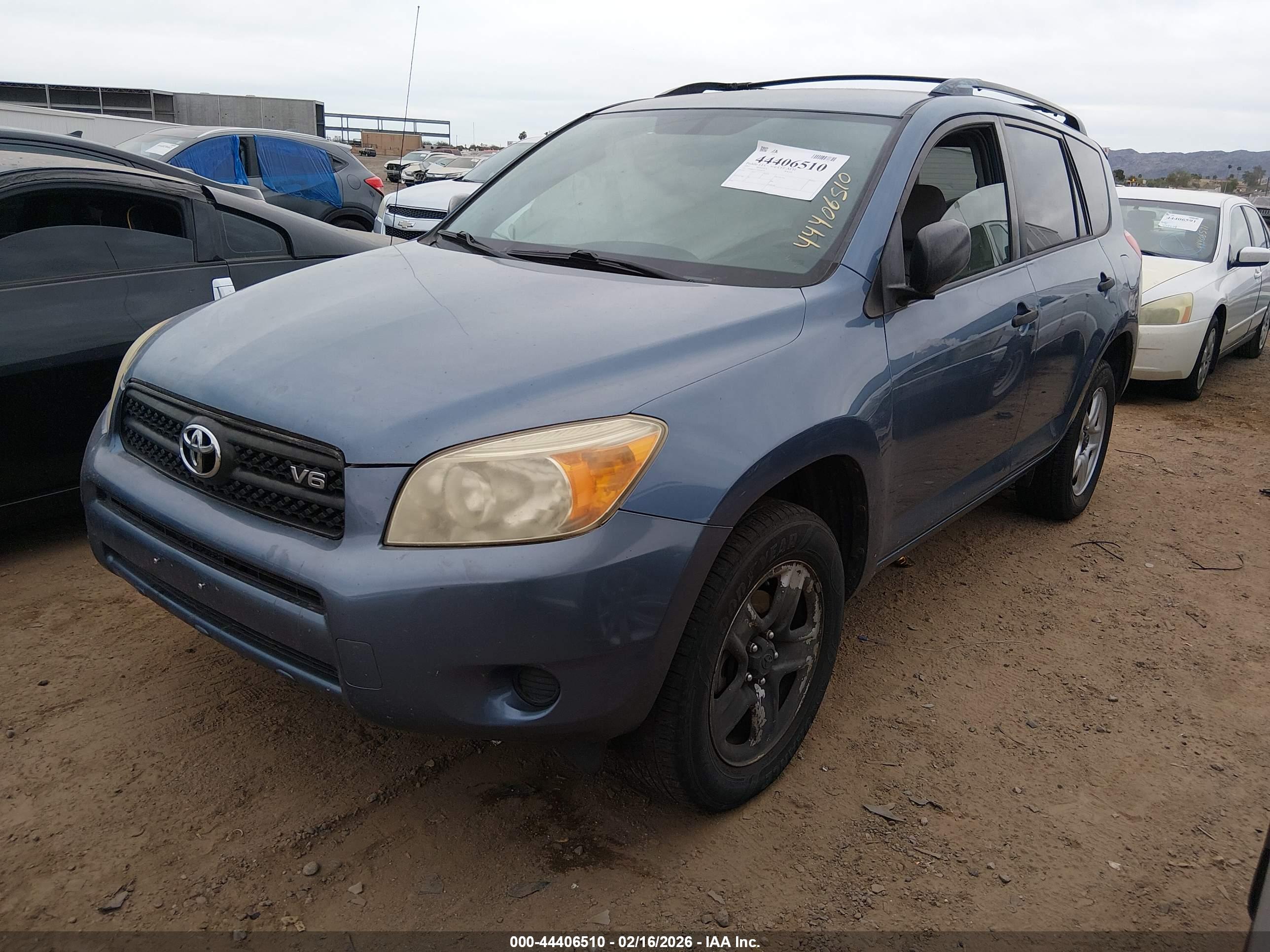 TOYOTA RAV4 image 2