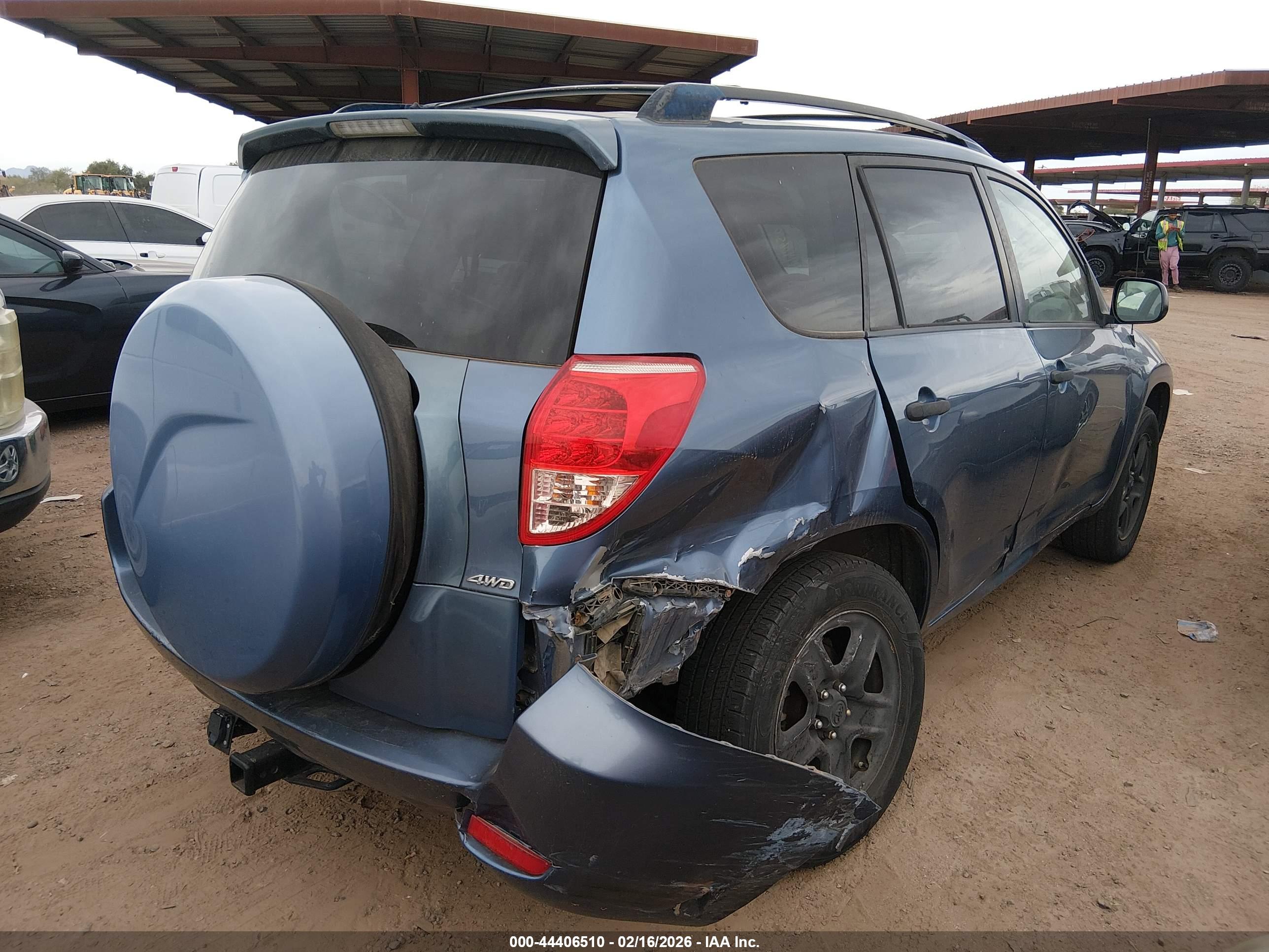 TOYOTA RAV4 image 4