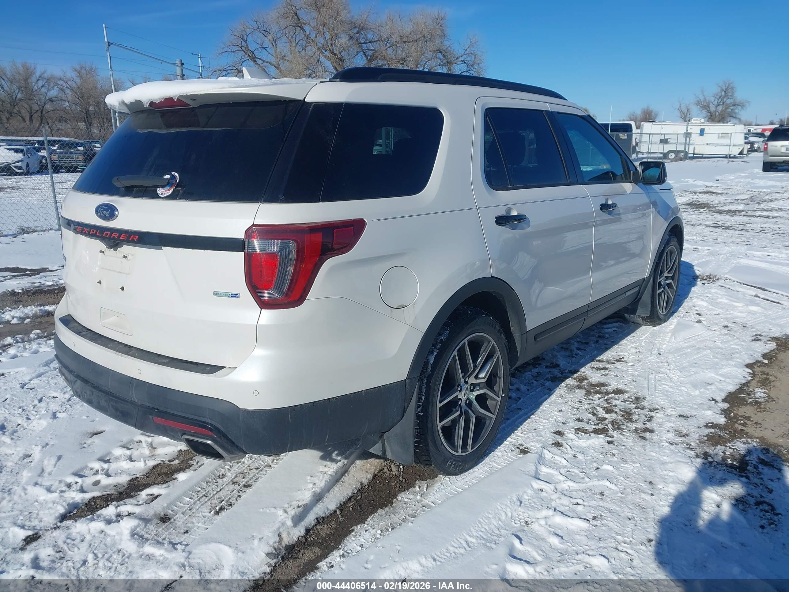 FORD EXPLORER image 4