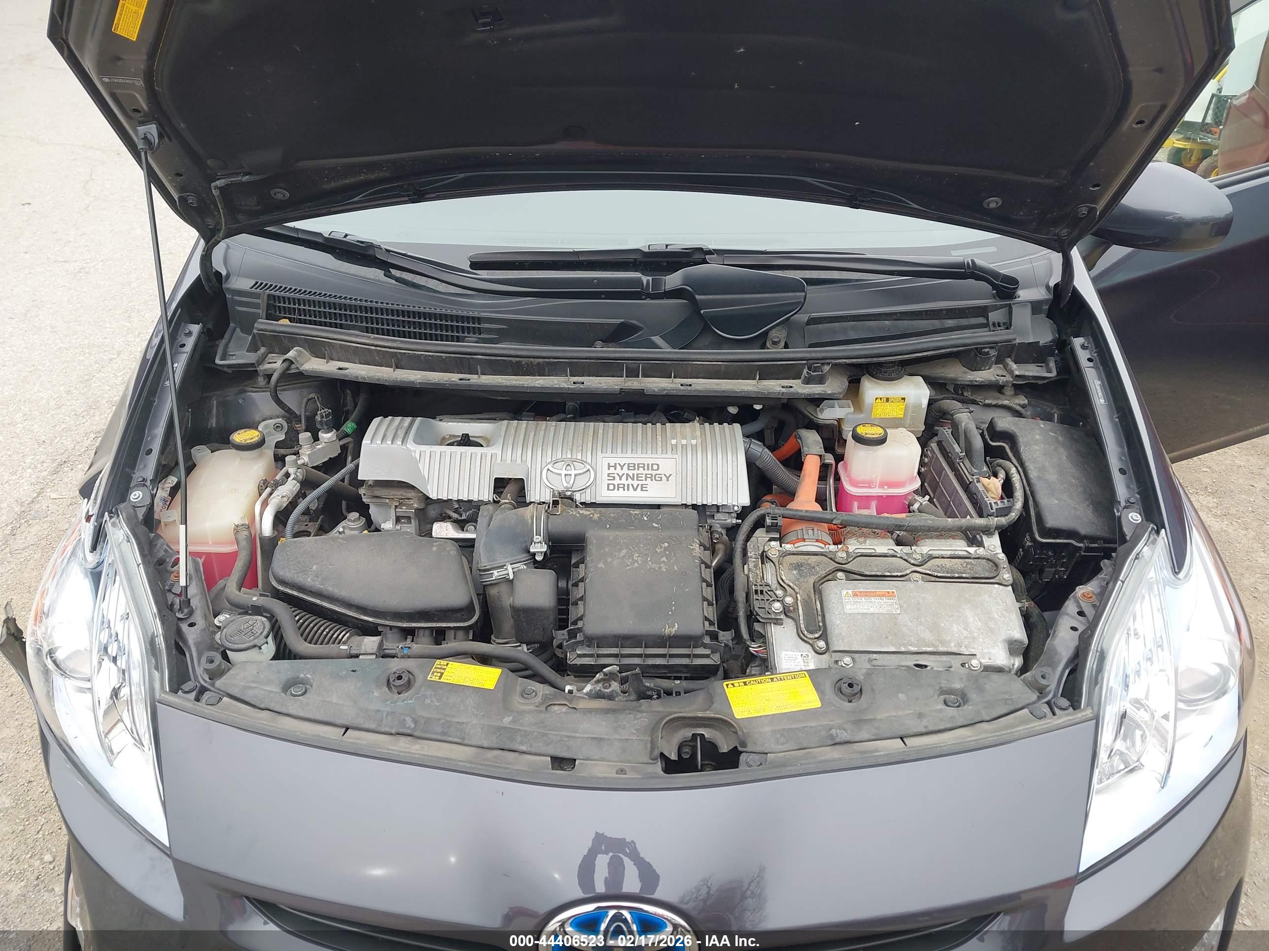 TOYOTA PRIUS image 10
