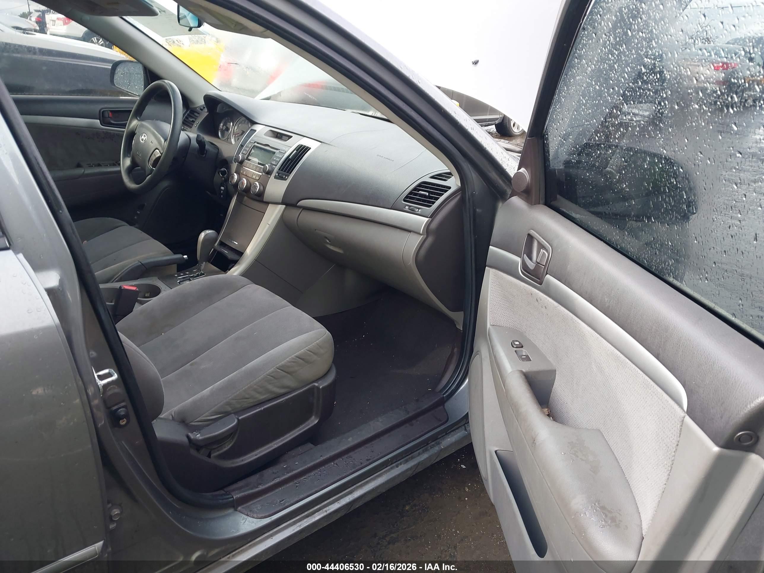 HYUNDAI SONATA image 5