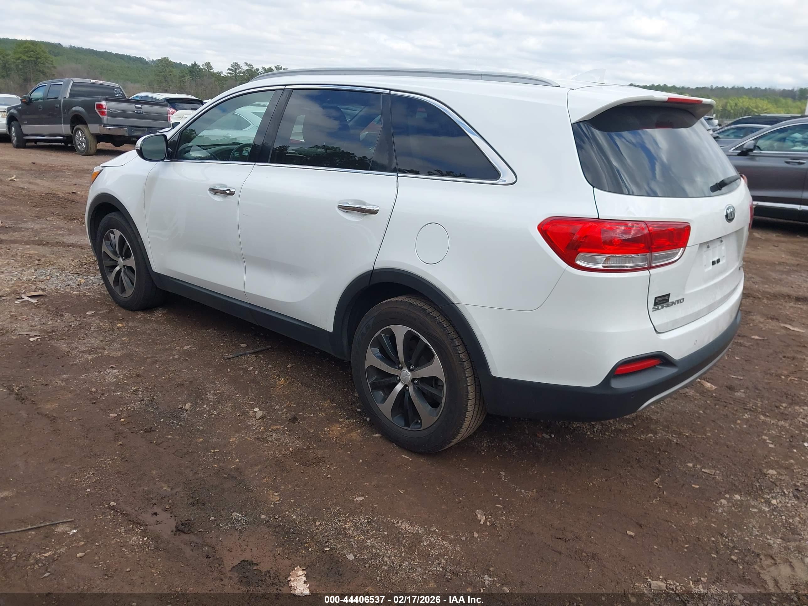 KIA SORENTO image 3