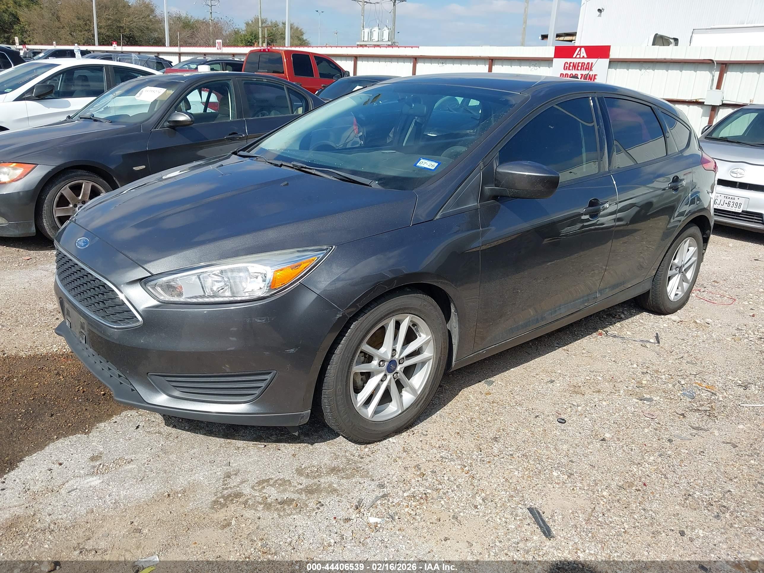 FORD FOCUS image 2