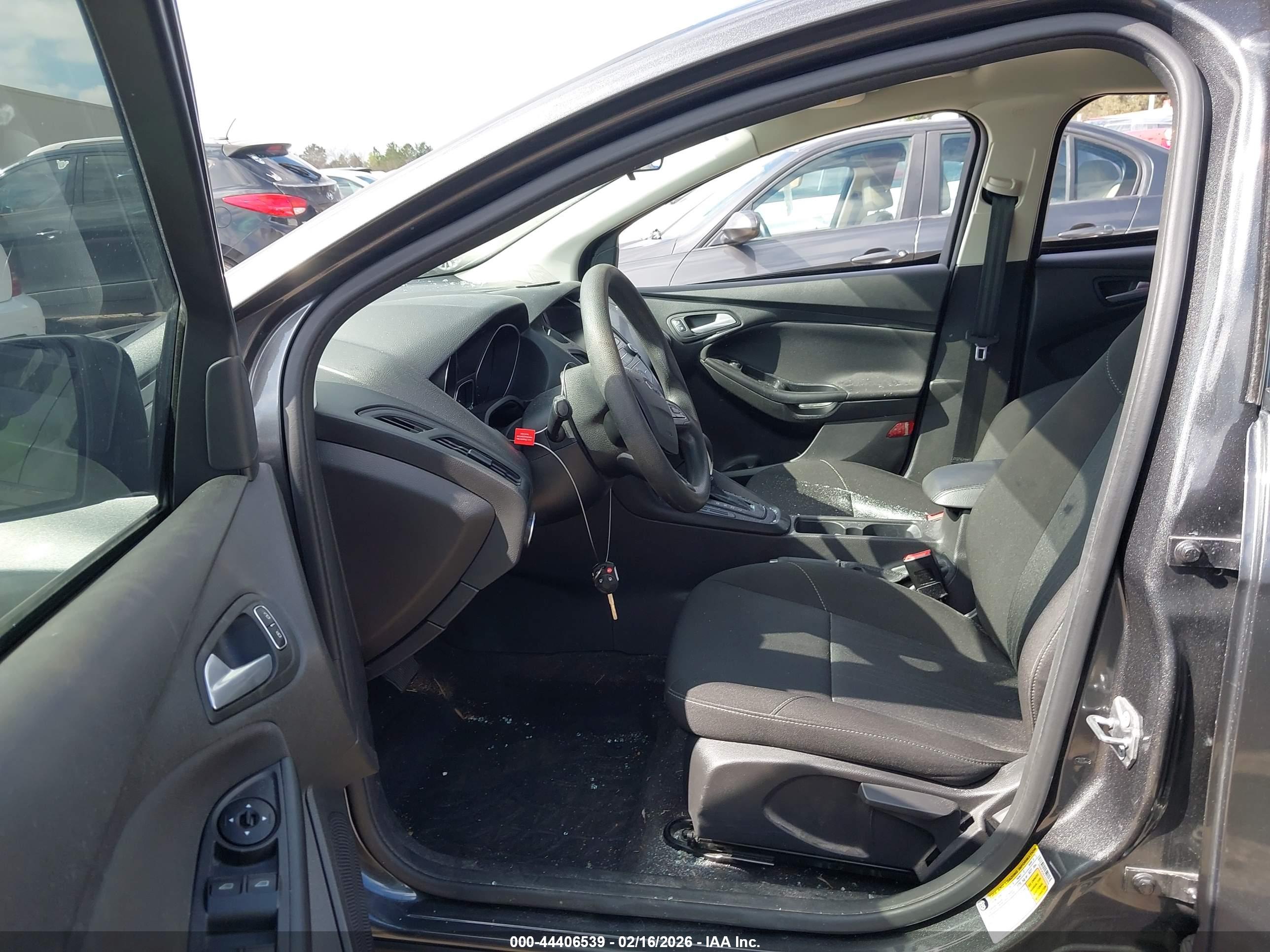FORD FOCUS image 5