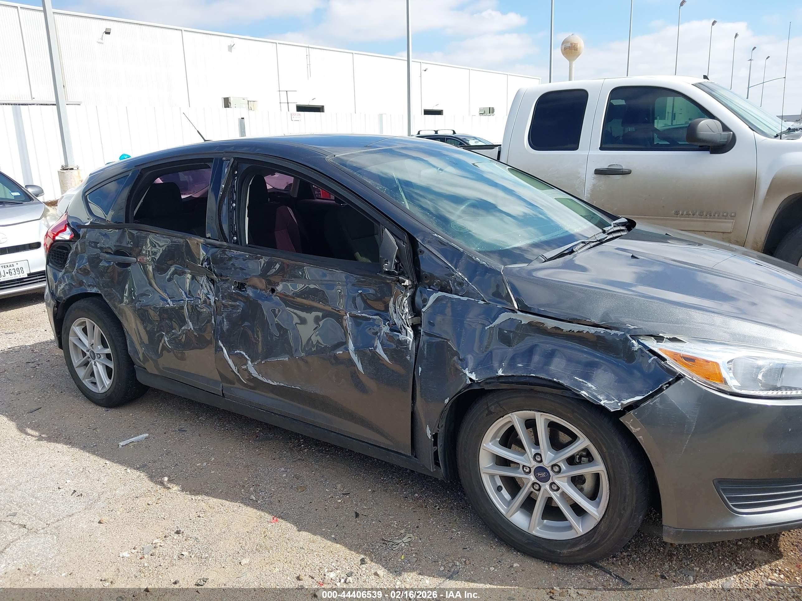 FORD FOCUS image 6