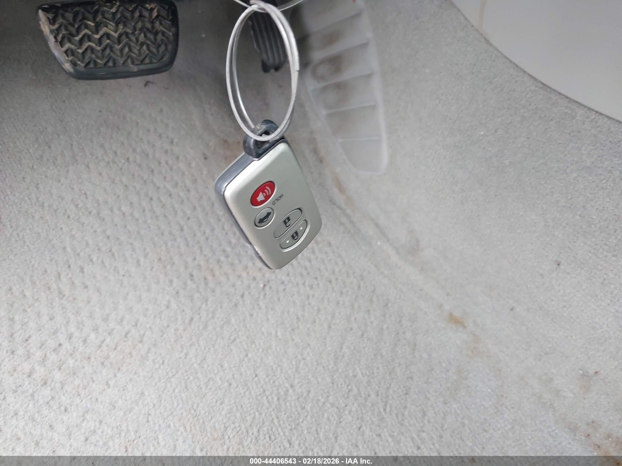 TOYOTA CAMRY image 11