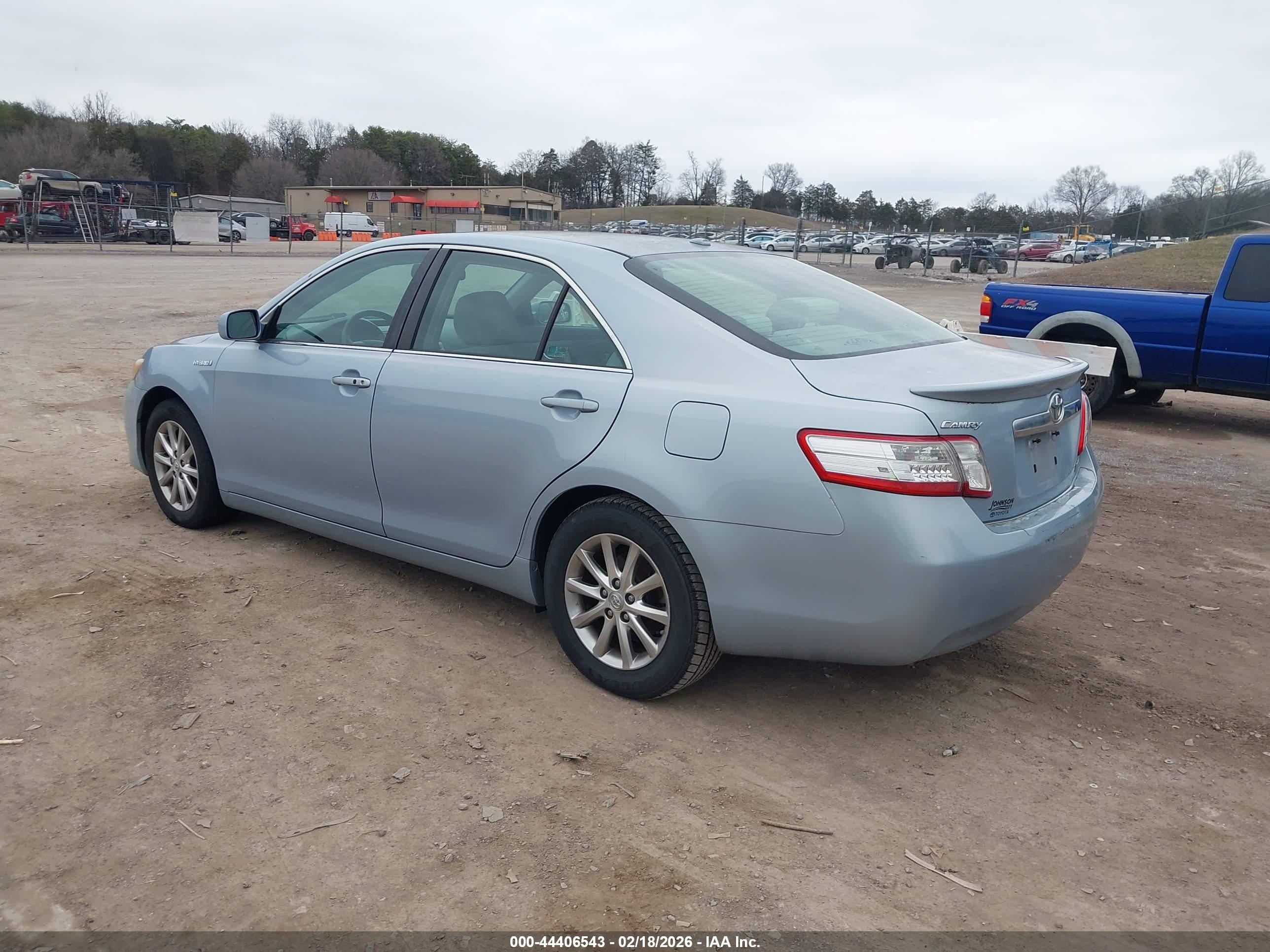 TOYOTA CAMRY image 3