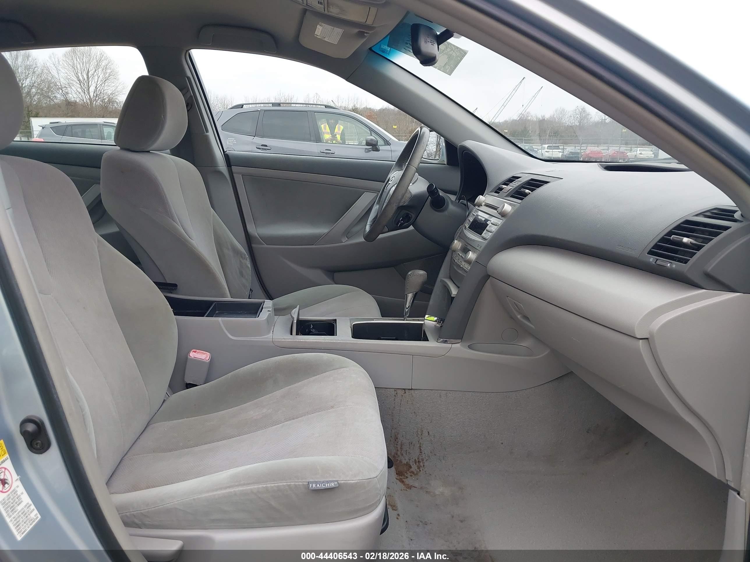 TOYOTA CAMRY image 5