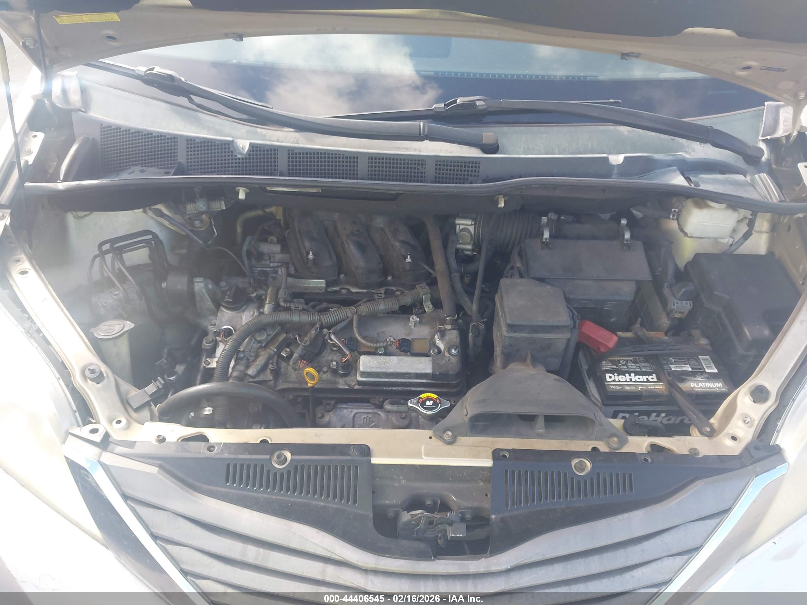TOYOTA SIENNA image 10