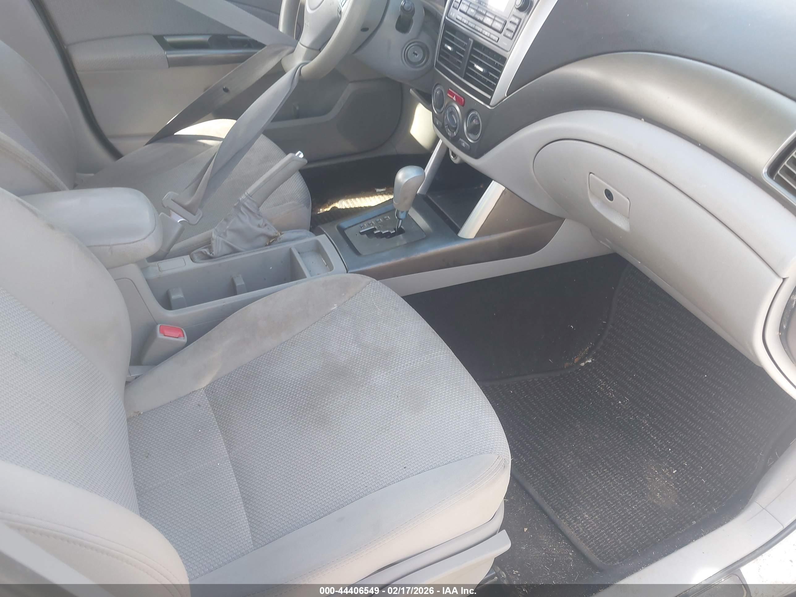 SUBARU FORESTER image 5