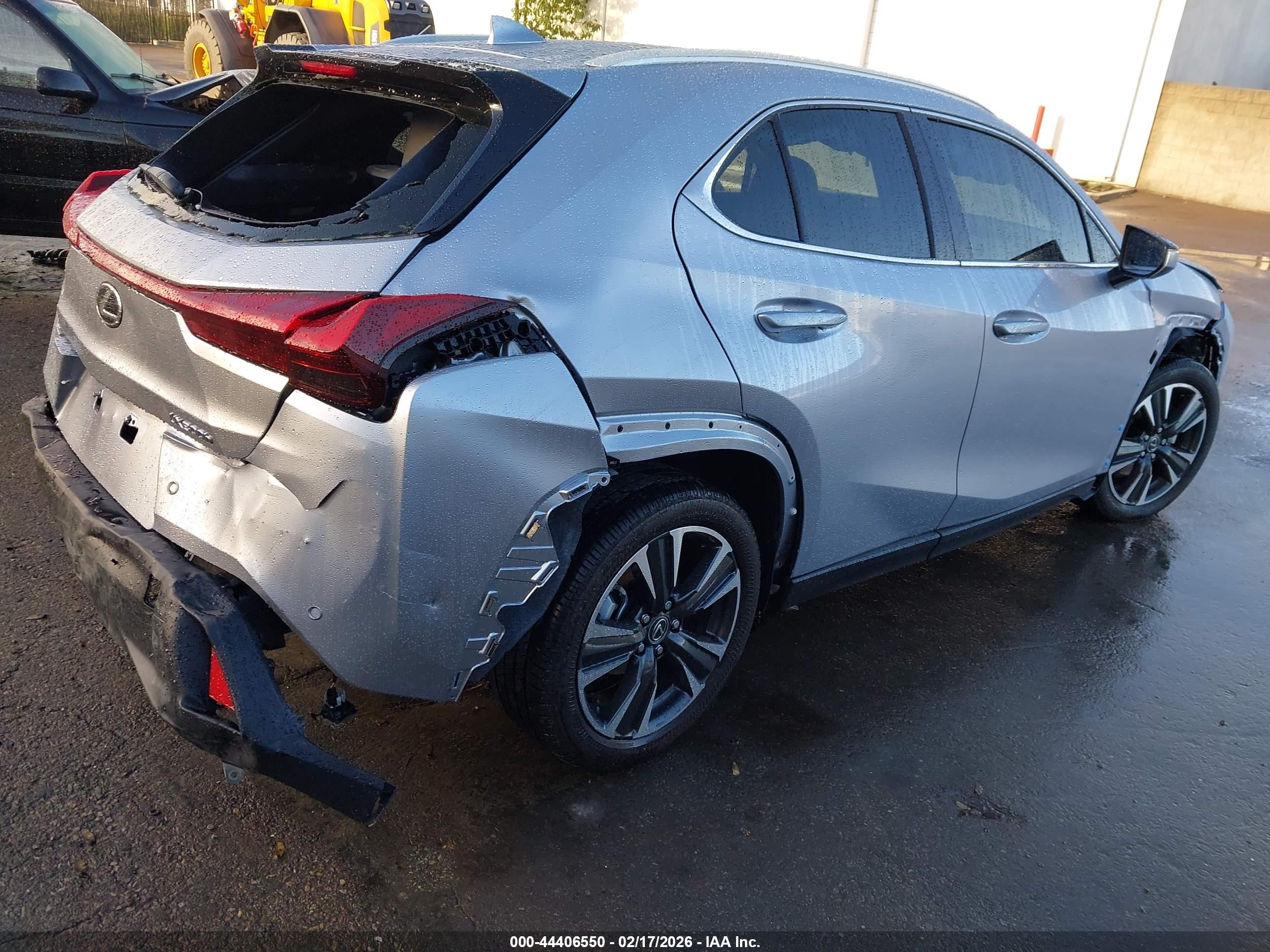 LEXUS UX image 4
