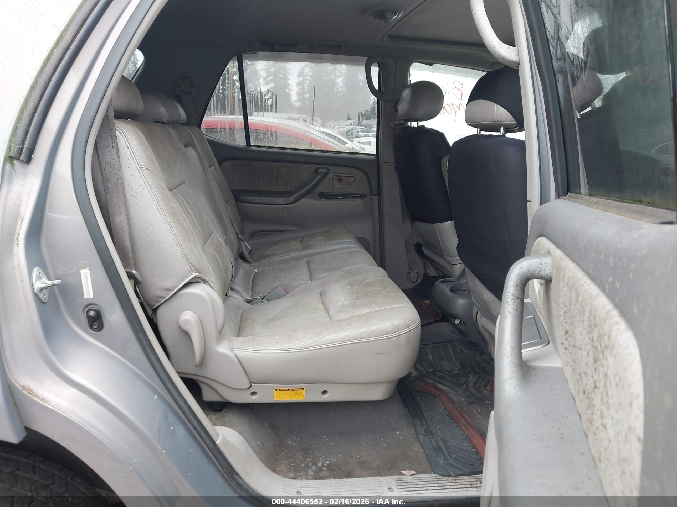 TOYOTA SEQUOIA image 8
