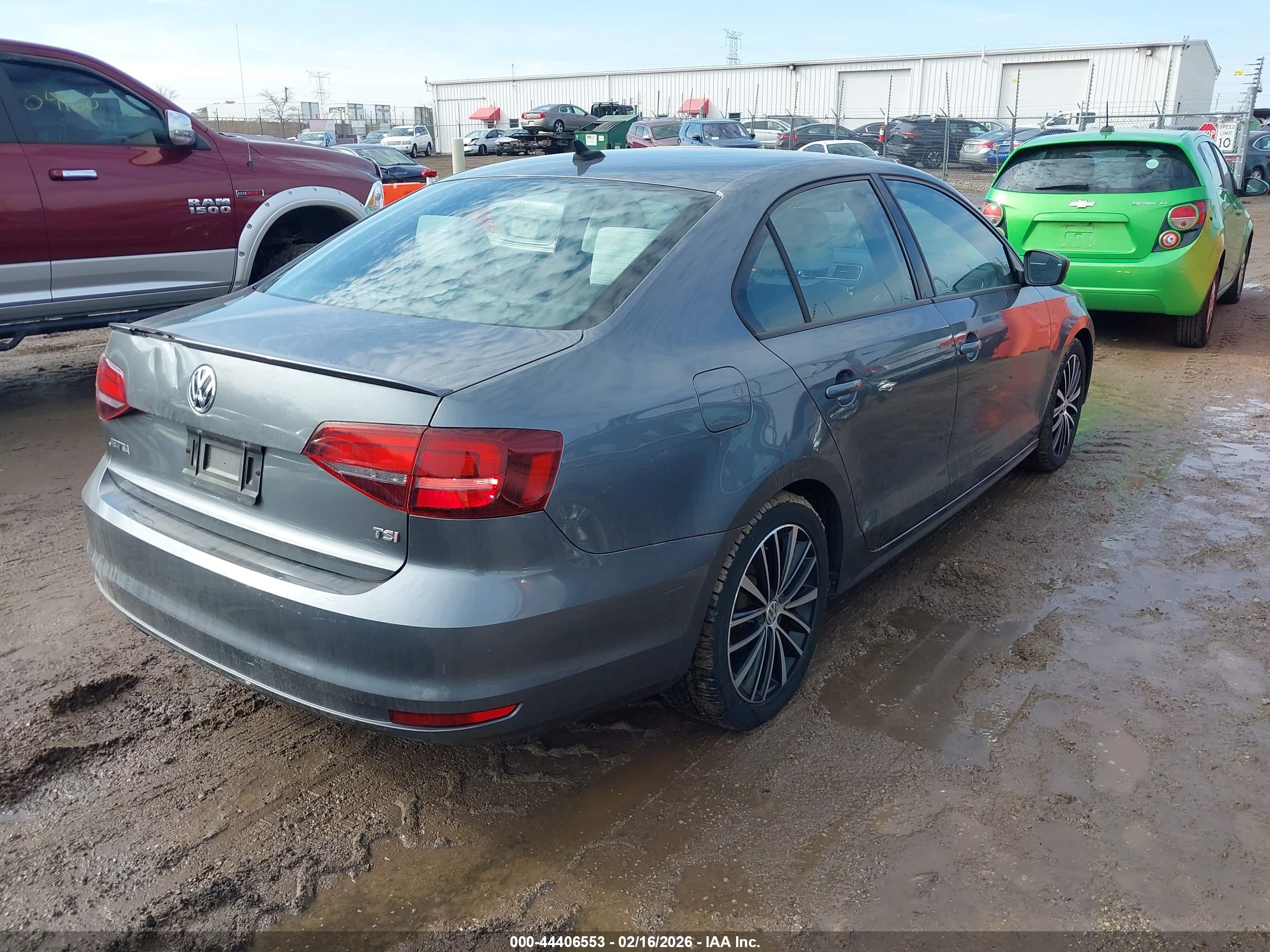 VOLKSWAGEN JETTA image 4