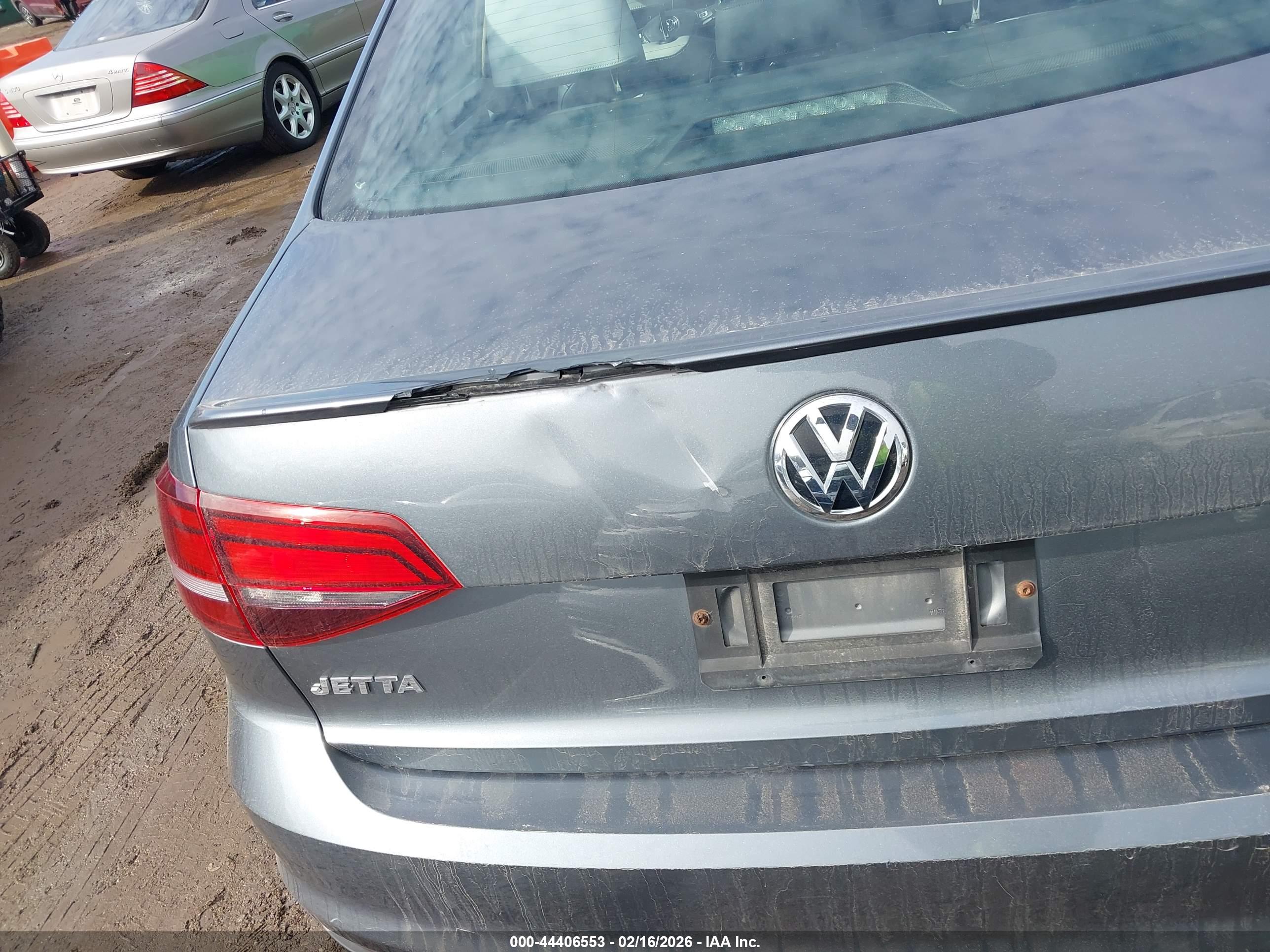 VOLKSWAGEN JETTA image 6