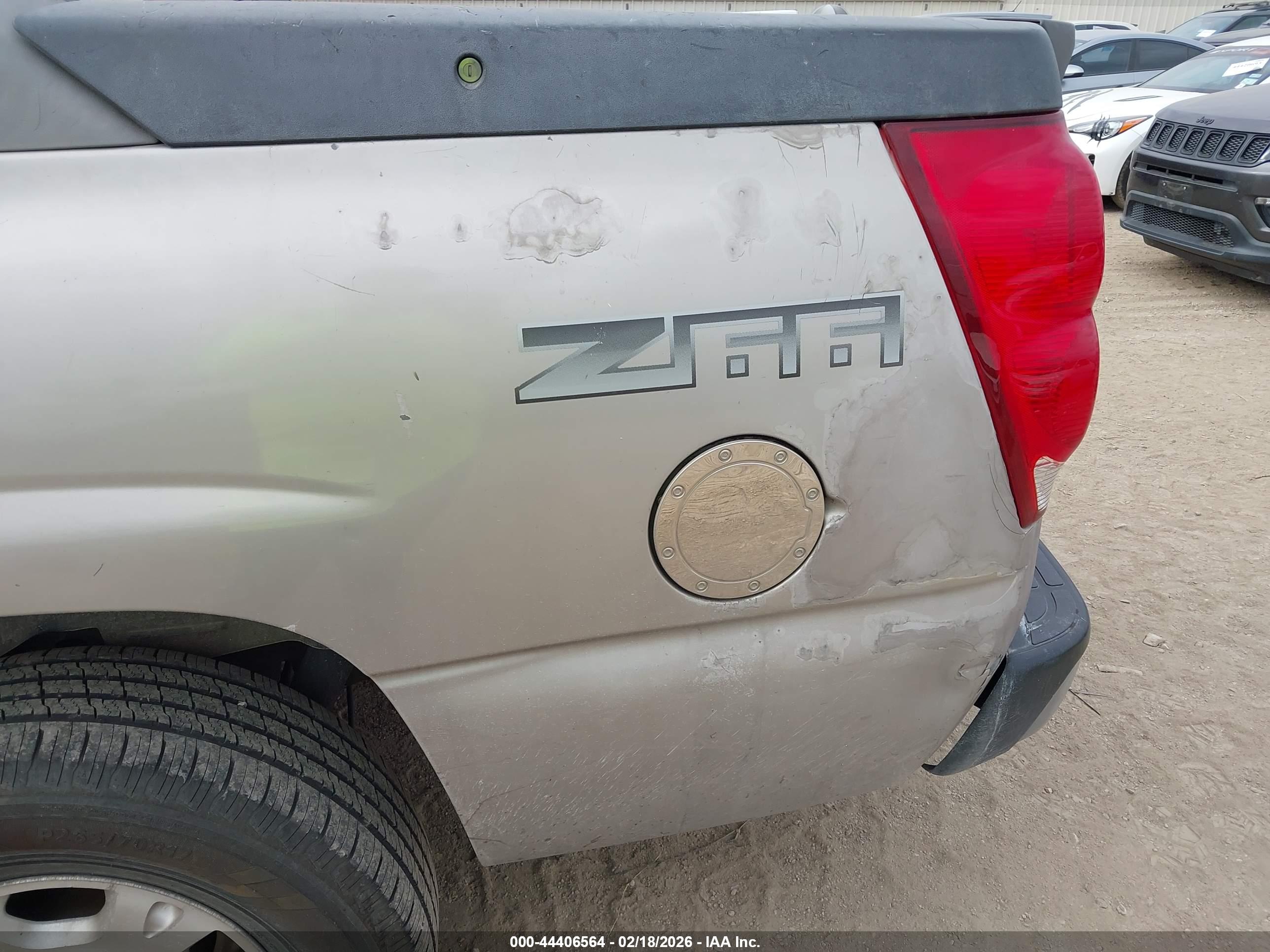 CHEVROLET AVALANCHE image 6