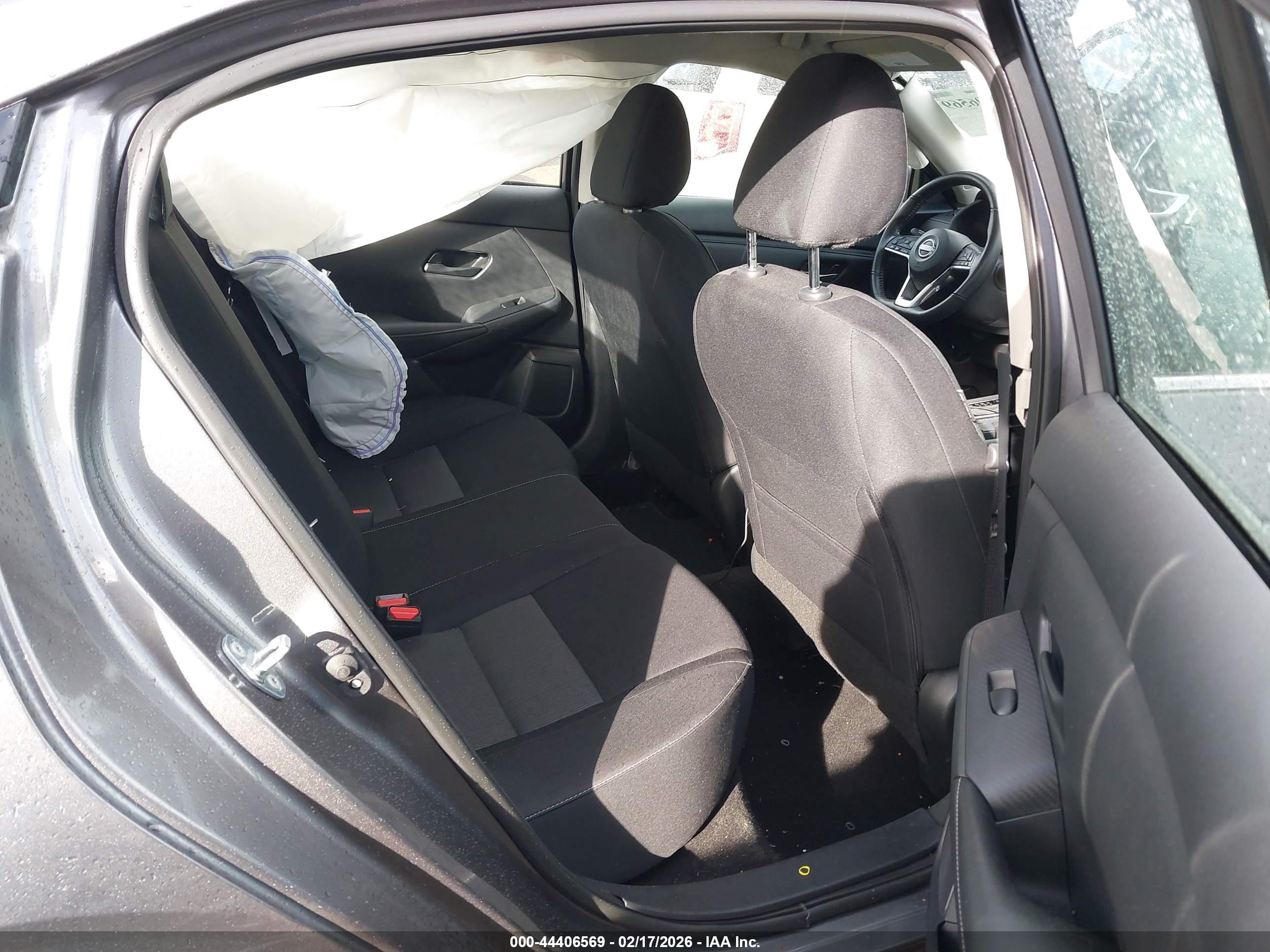 NISSAN SENTRA image 8