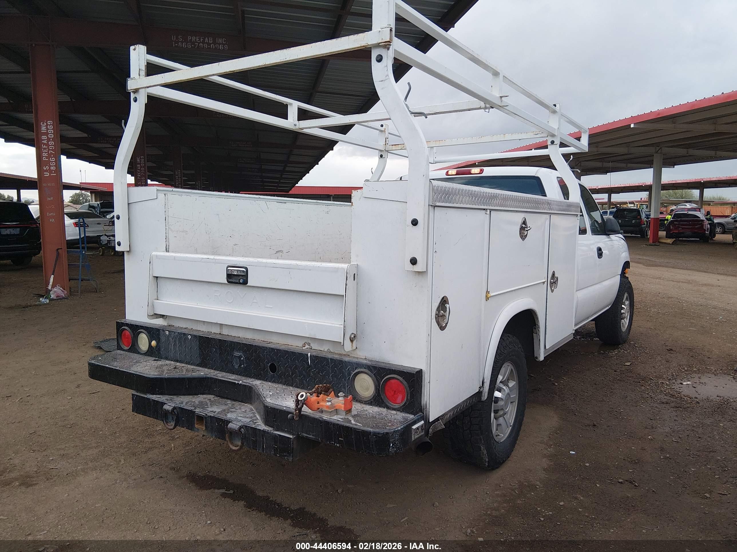 CHEVROLET SILVERADO image 4