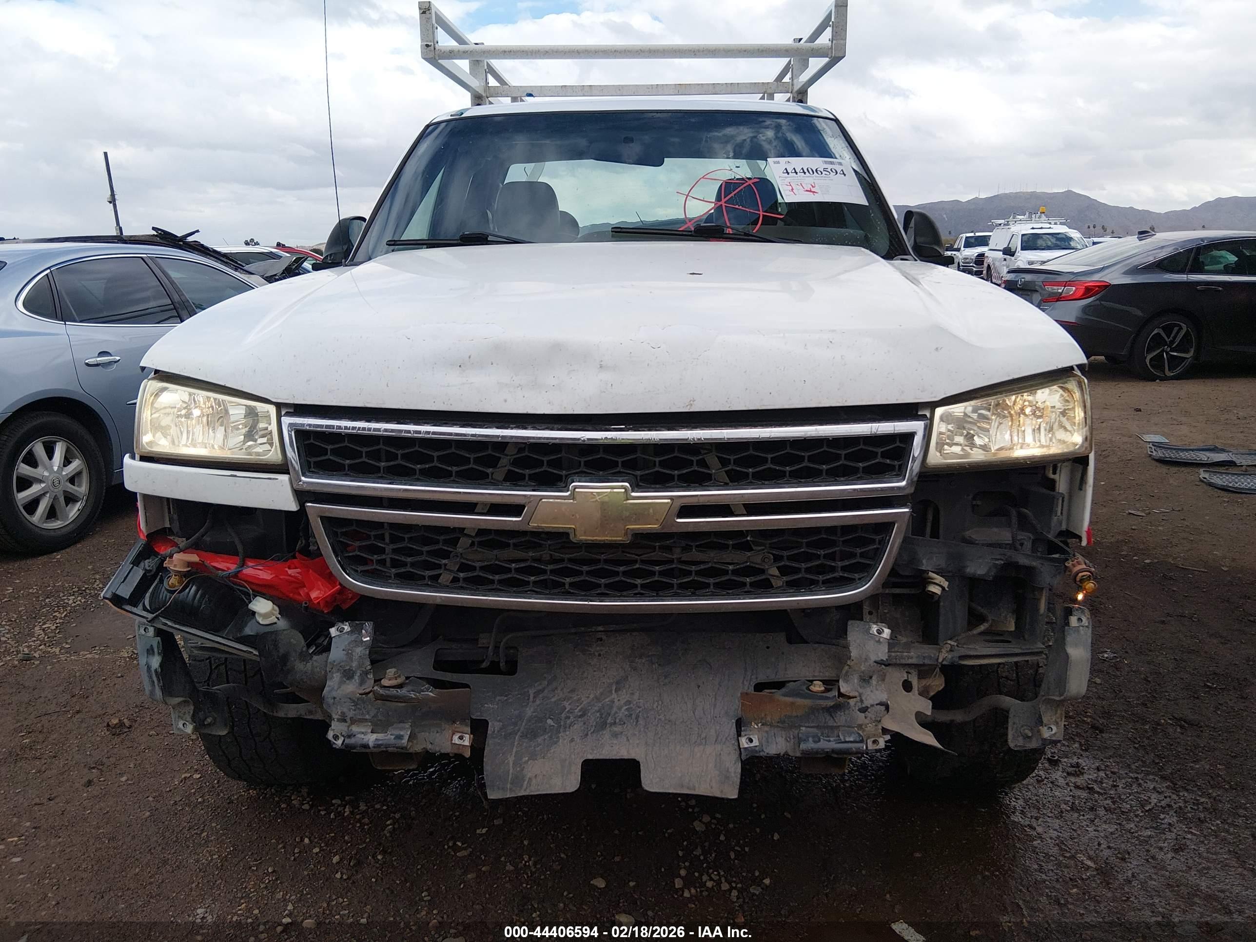 CHEVROLET SILVERADO image 6