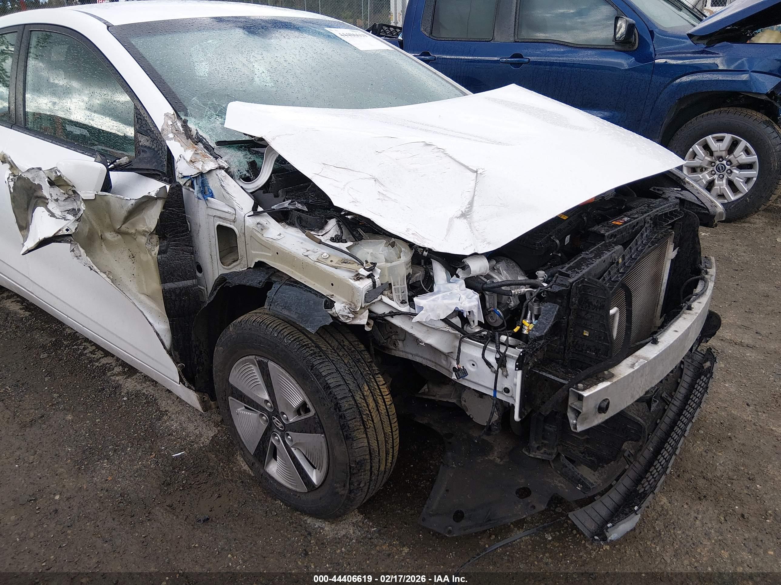 HYUNDAI IONIQ image 6