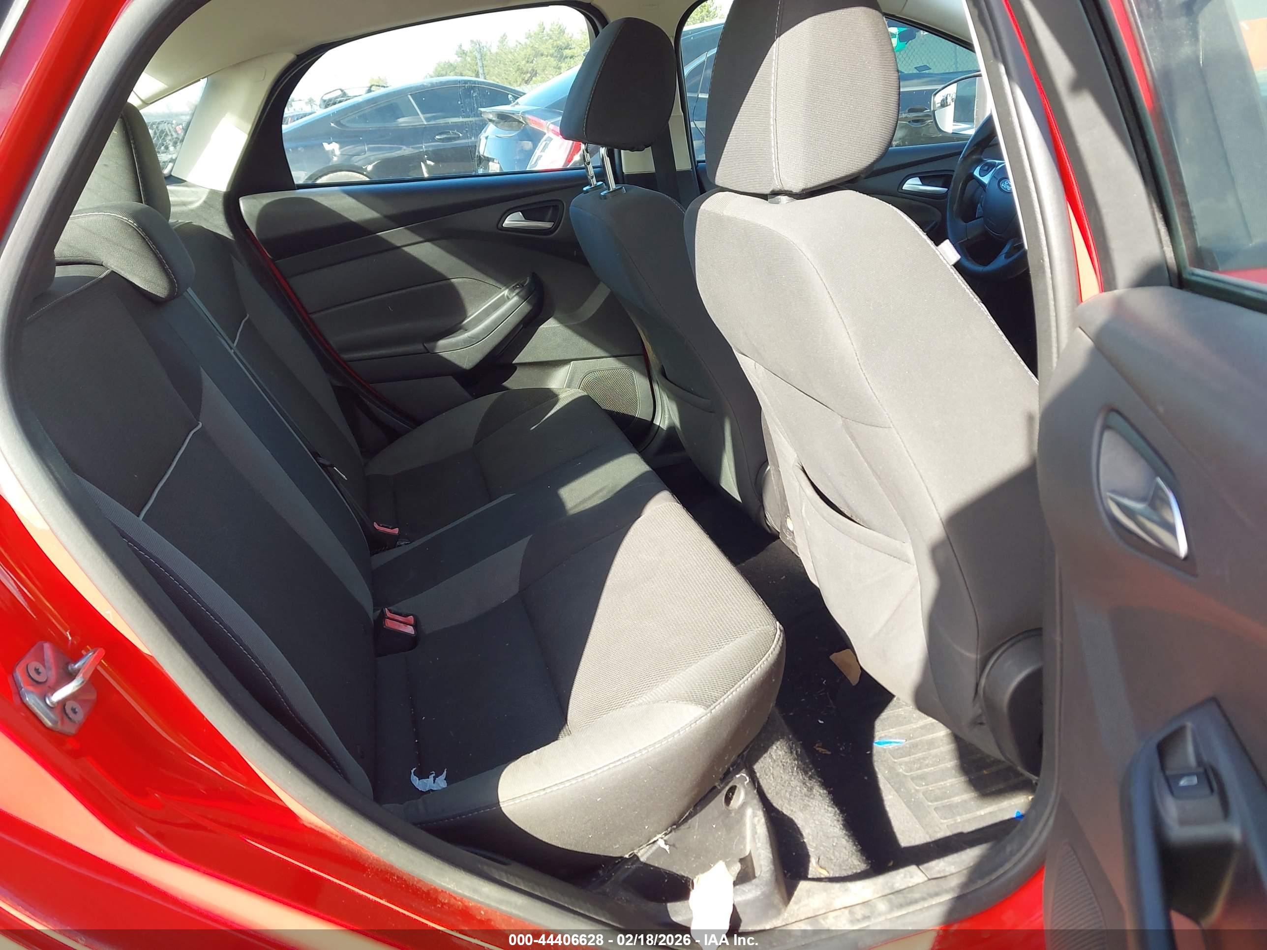 FORD FOCUS image 8