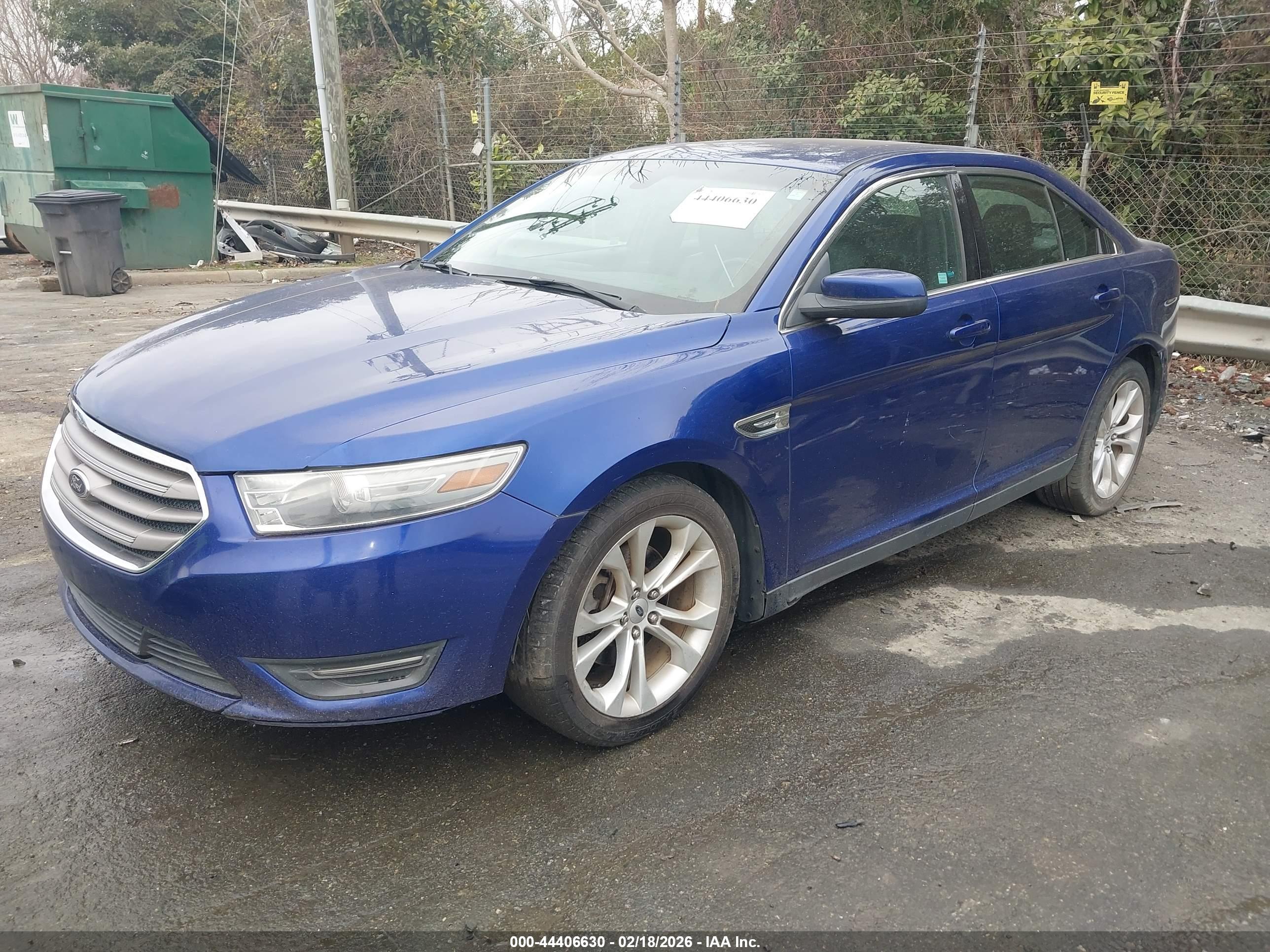 FORD TAURUS image 2