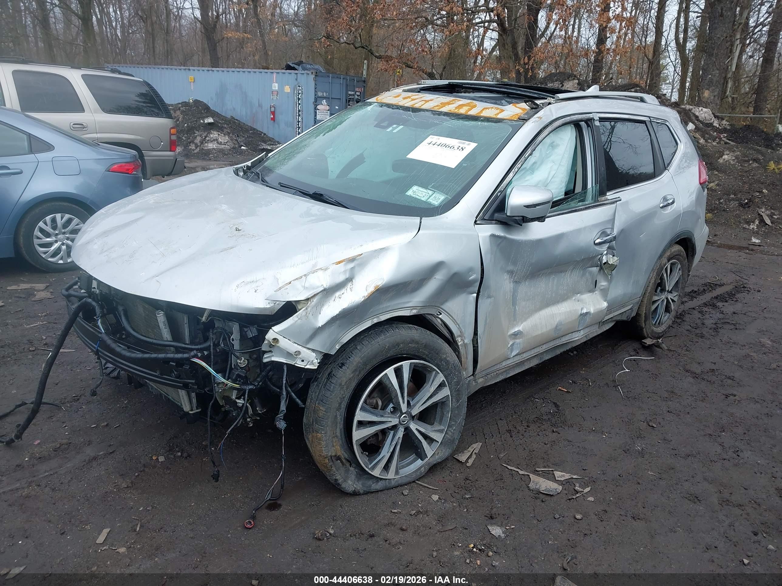 NISSAN ROGUE image 2