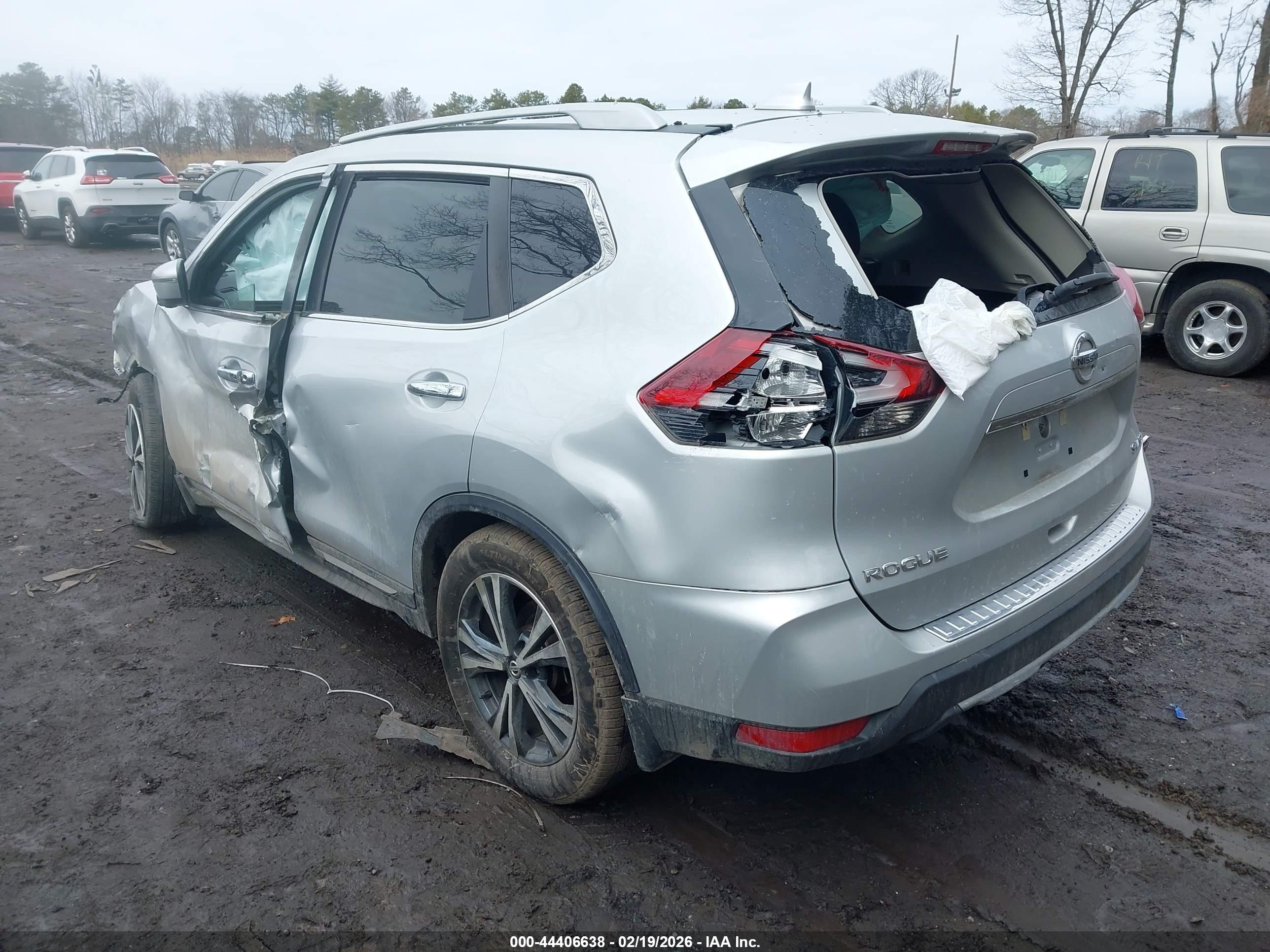 NISSAN ROGUE image 3
