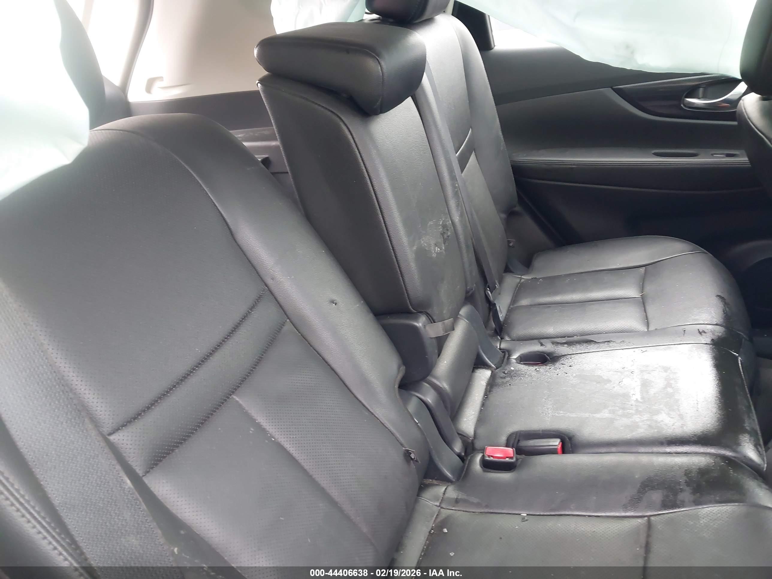 NISSAN ROGUE image 8