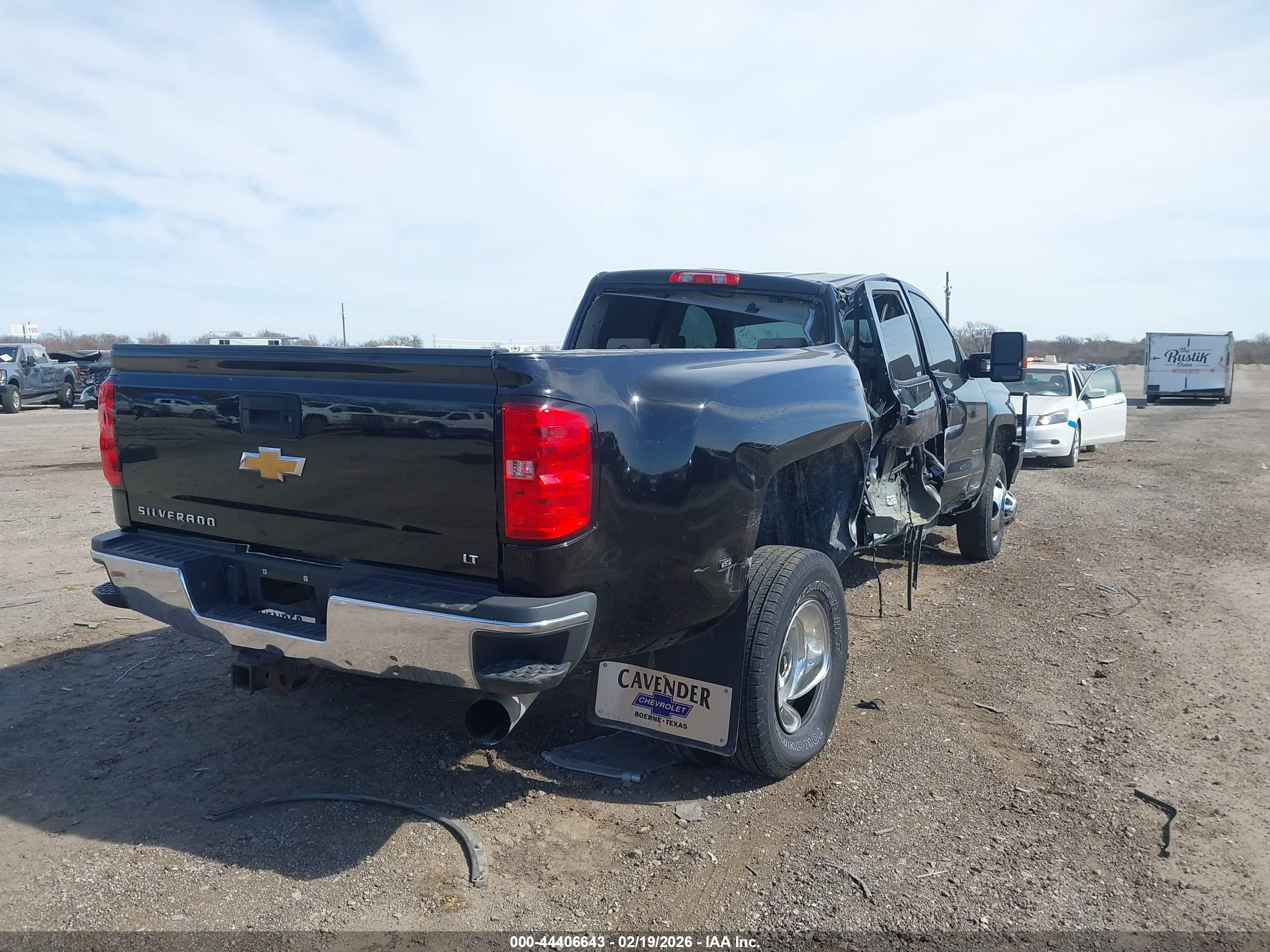 CHEVROLET SILVERADO image 4